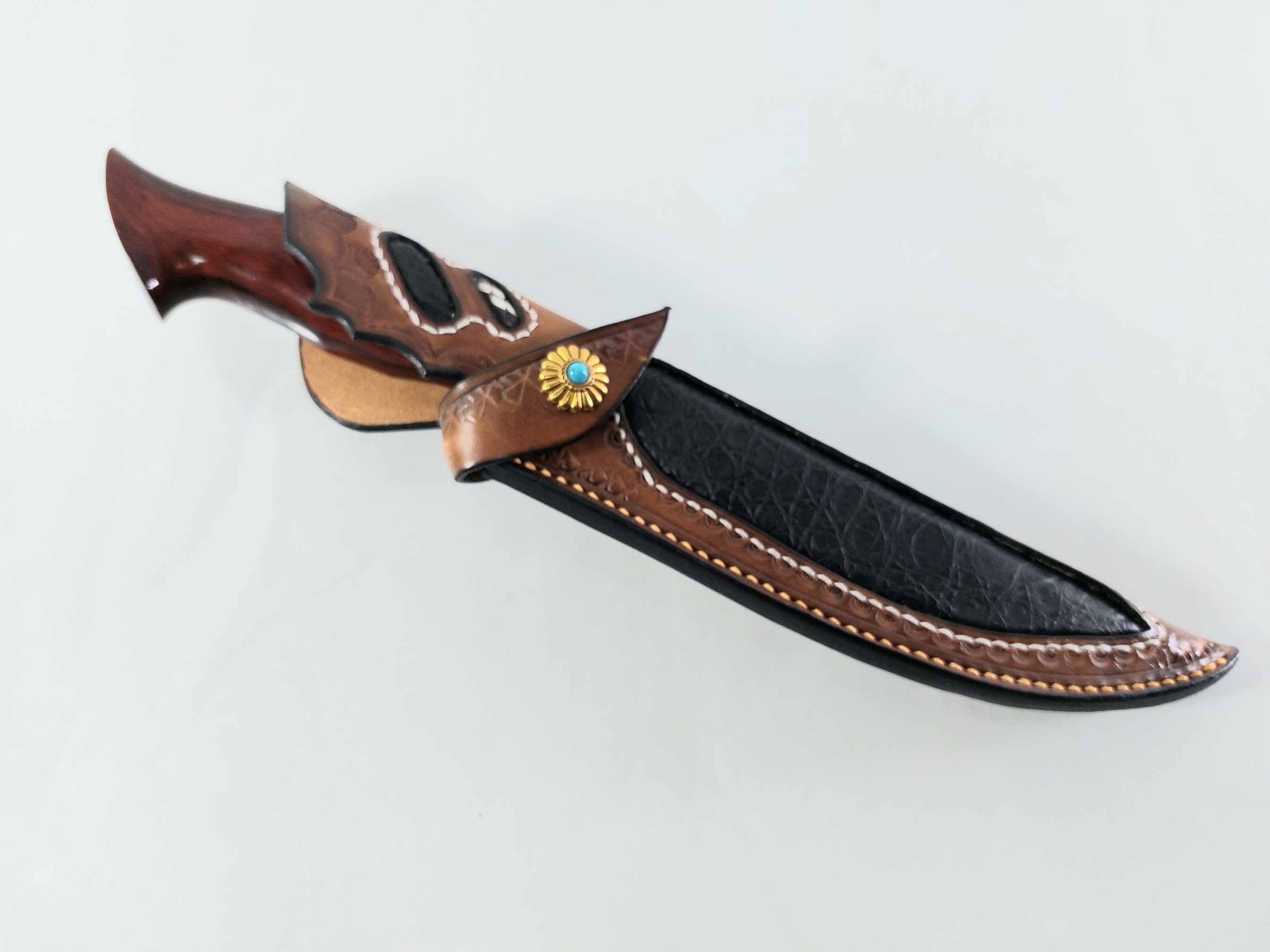 Ловен нож от дамаска стомана с абаносова дръжка