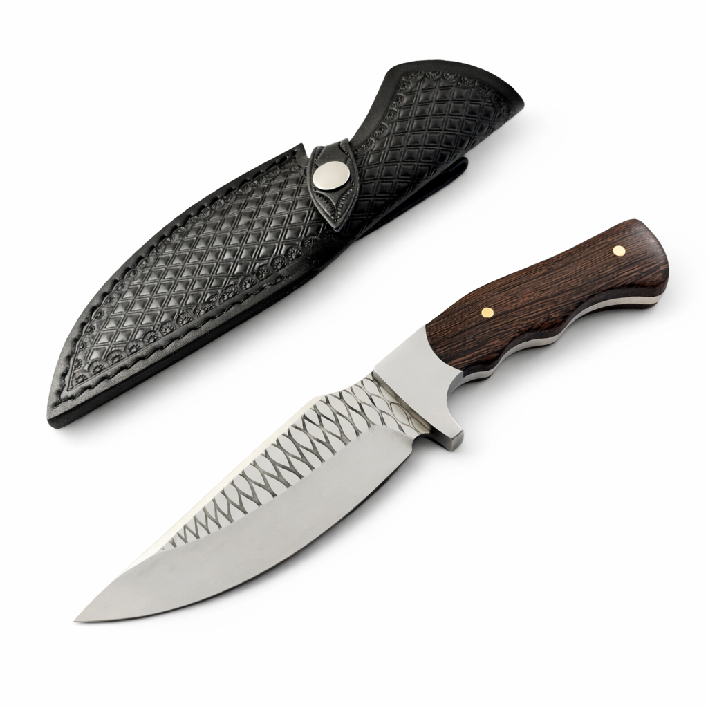 Ловен нож с махагонова дръжка и кожена кания