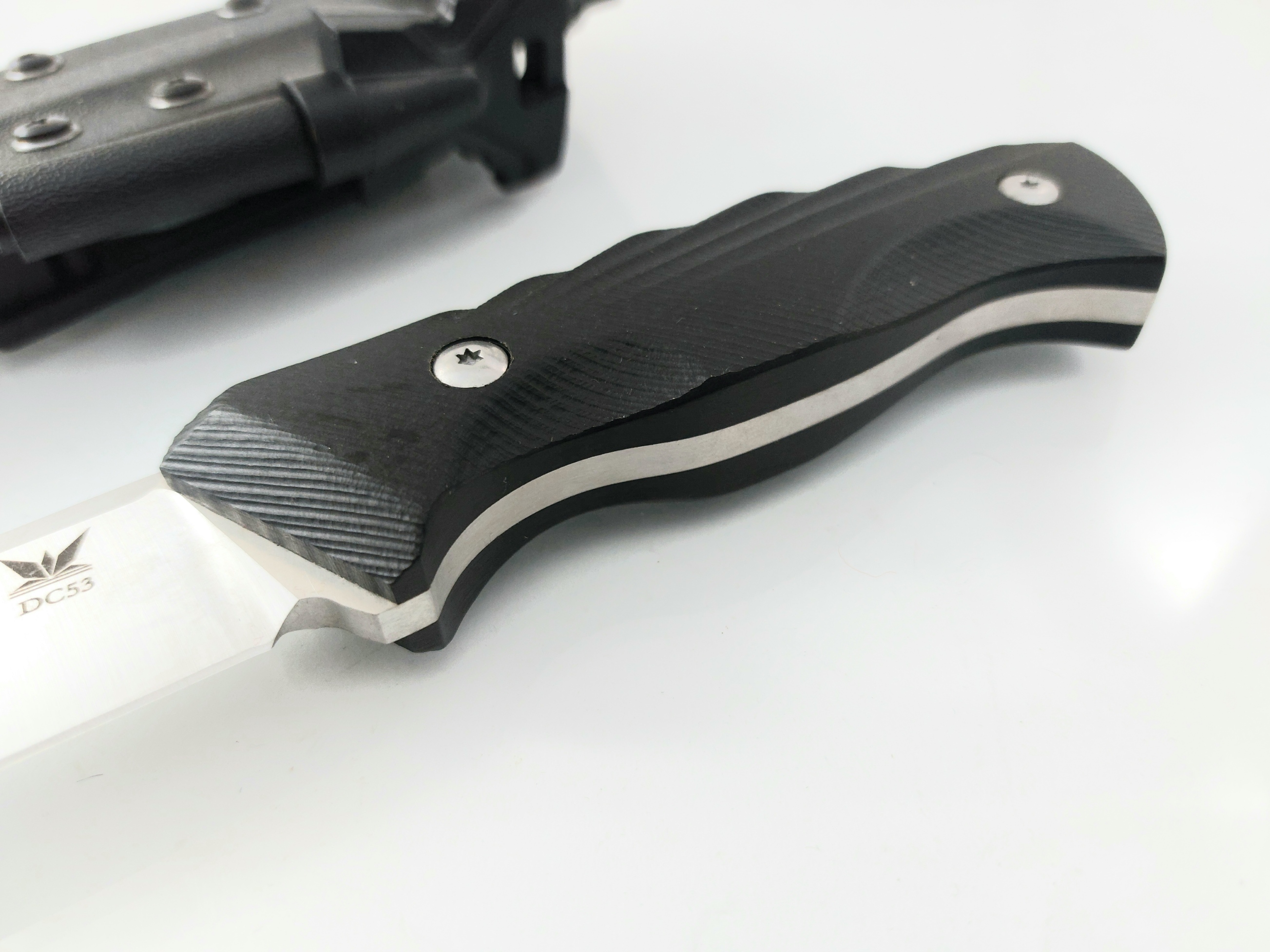 Ловен нож фултанг с Kydex калъф,магнезиева запалка DC53 Steel Military
