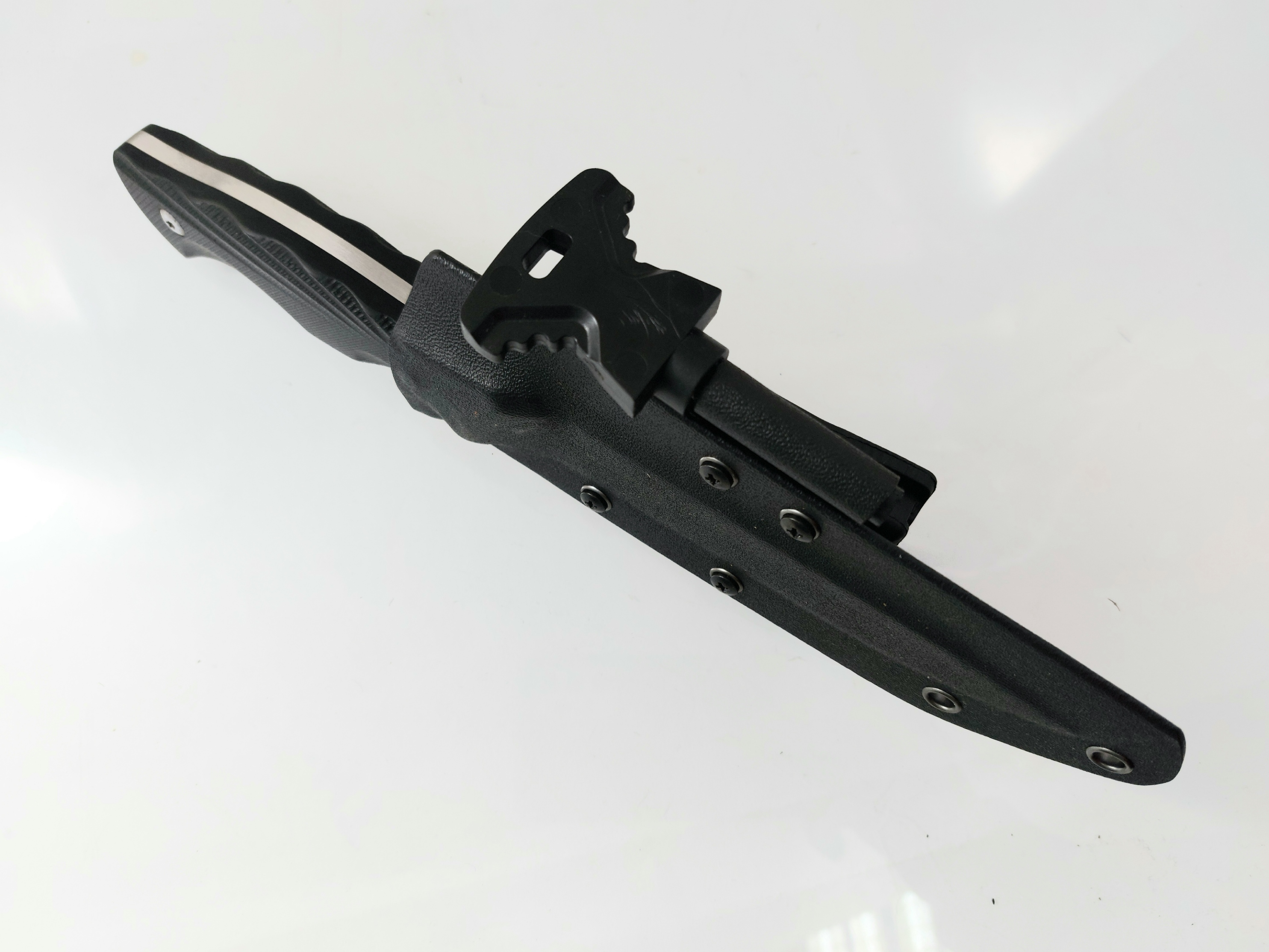 Ловен нож фултанг с Kydex калъф,магнезиева запалка DC53 Steel Military