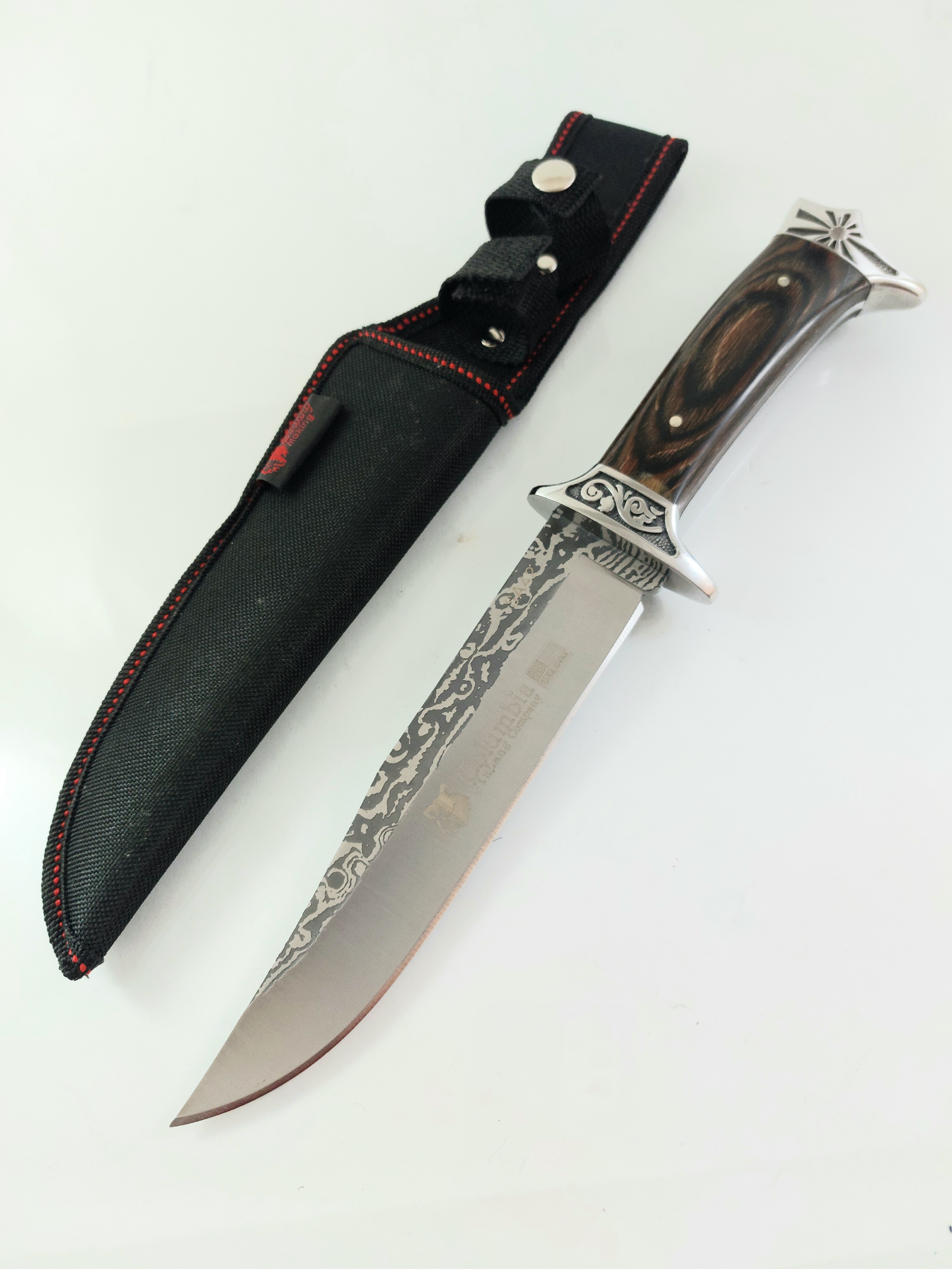 Ловен нож Columbia SA42 с метални гравирани гардове с флорални елементи