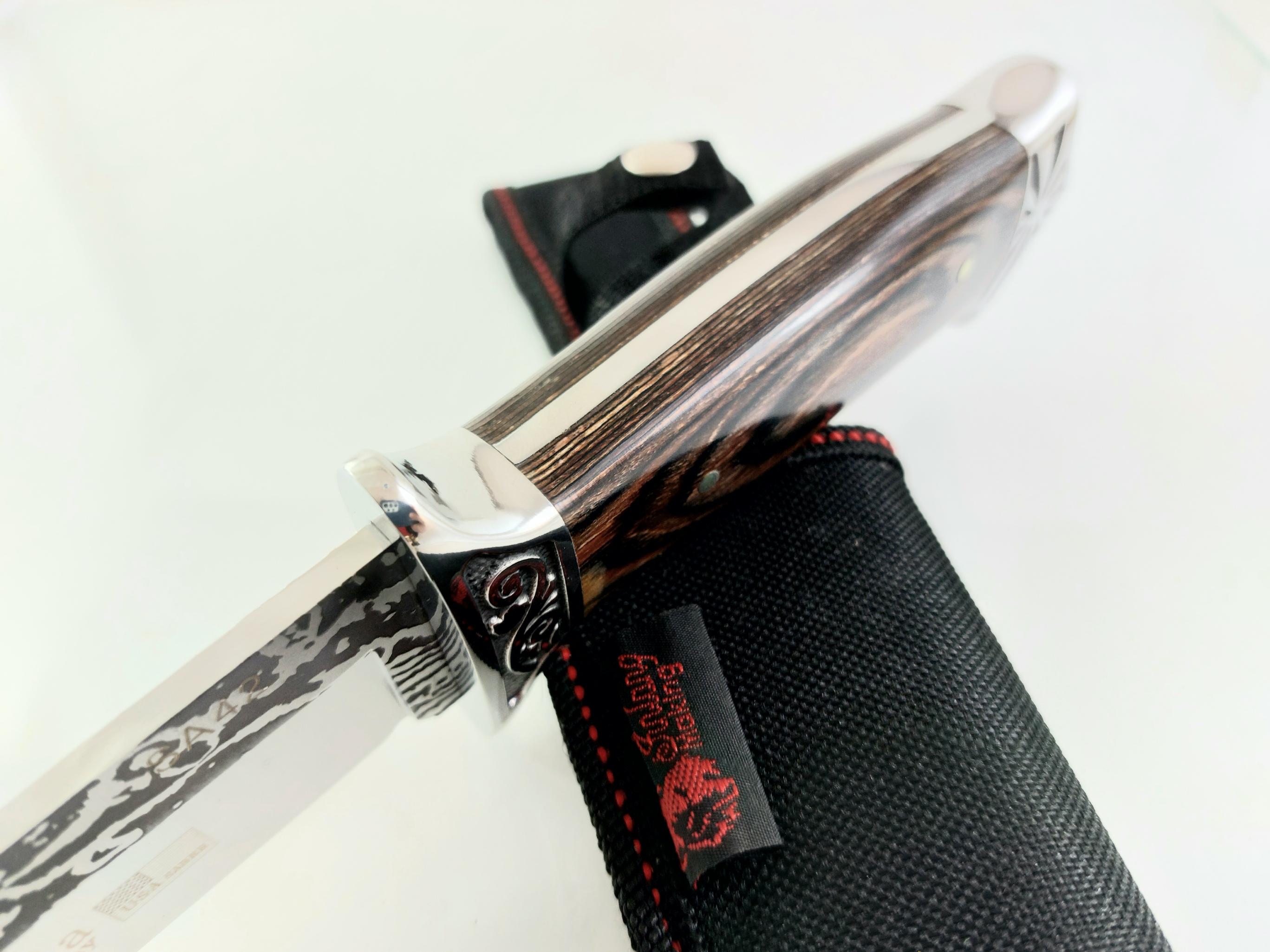 Ловен нож Columbia SA42 с метални гравирани гардове с флорални елементи