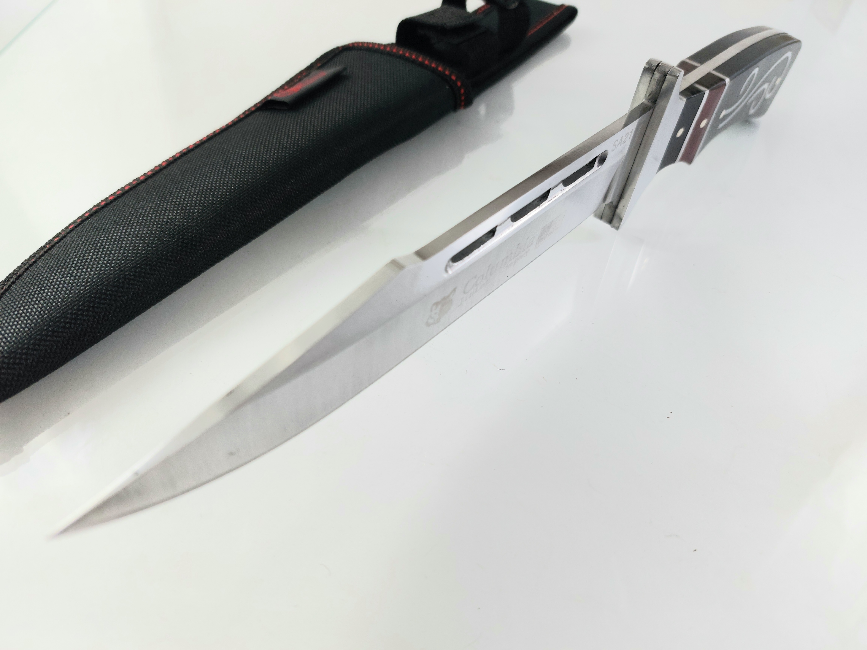 Ловен нож масивен фултанг Columbia SA21