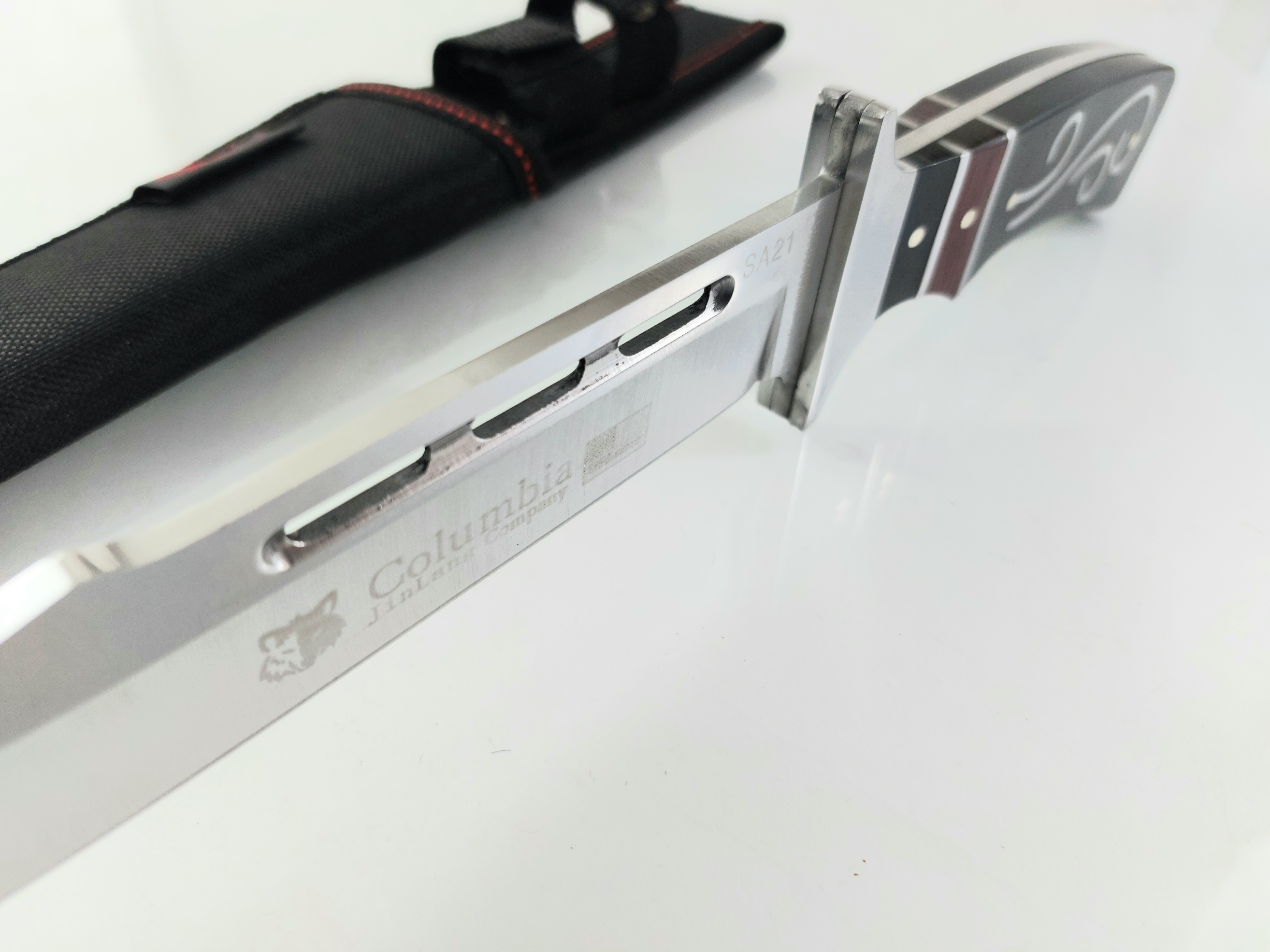 Ловен нож масивен фултанг Columbia SA21