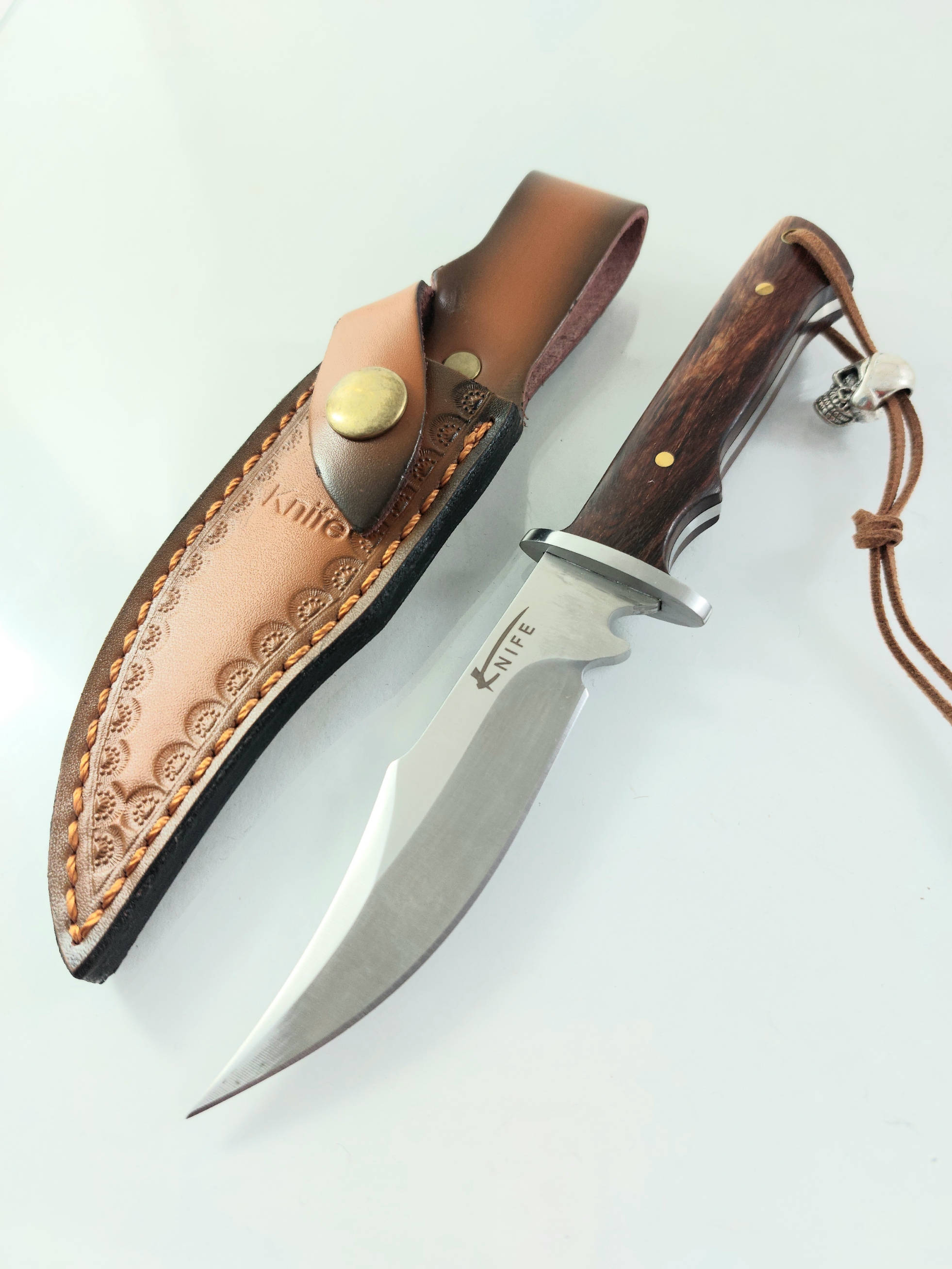 Малко ловно ножче Knife ръчна изработка с кожена кания Малко ловно ножче Knife ръчна изработка с кожена кания