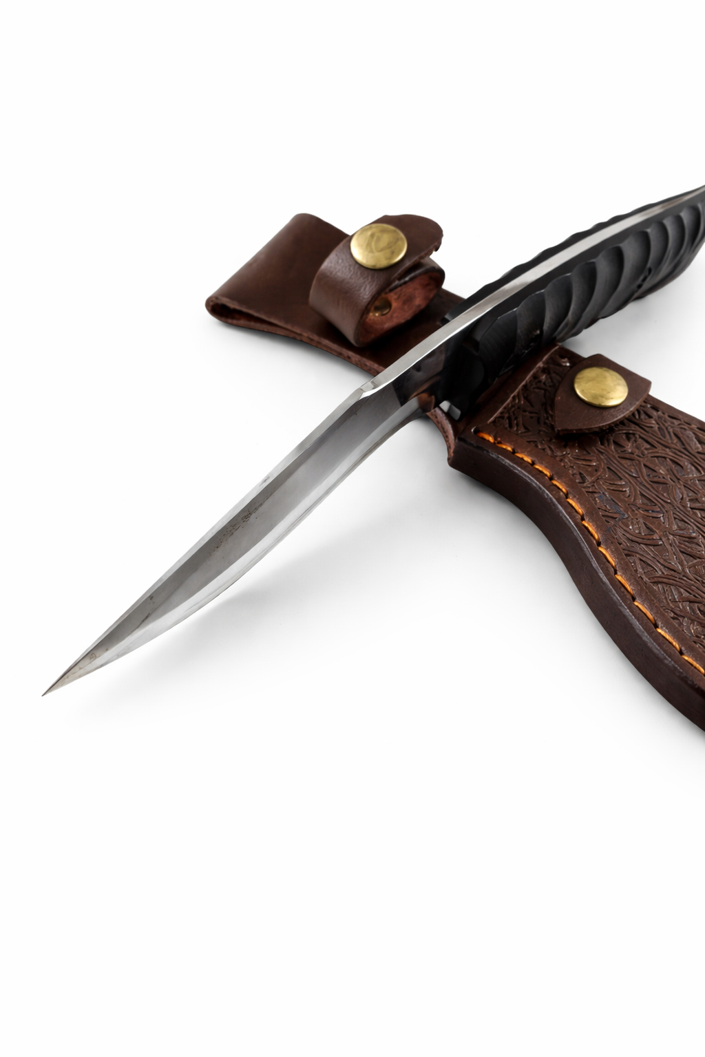 Ловен нож тип кукри с G10 дръжка и кожена кания