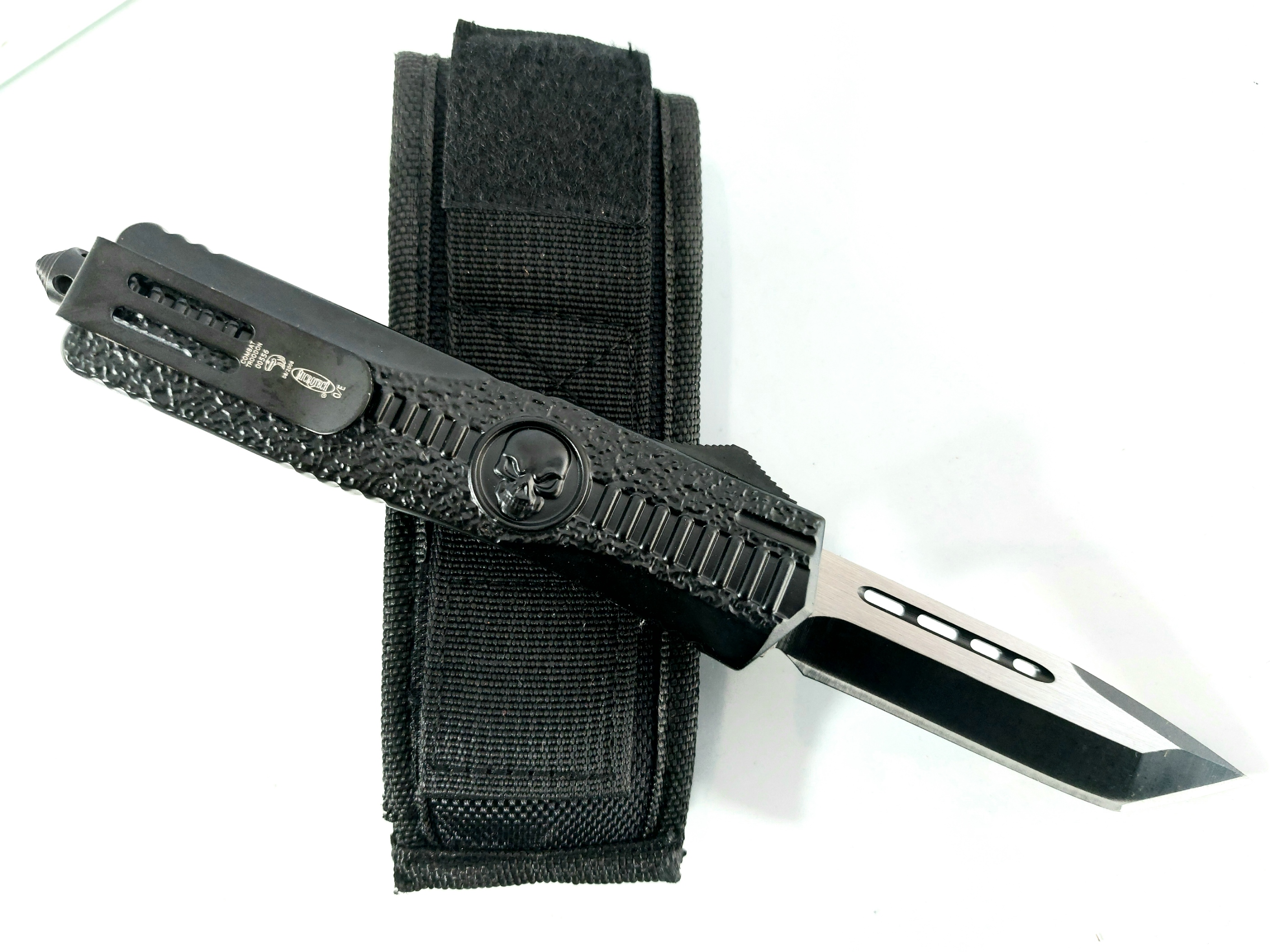 Microtech Black OTF- сгъваем автоматичен нож танто Skull