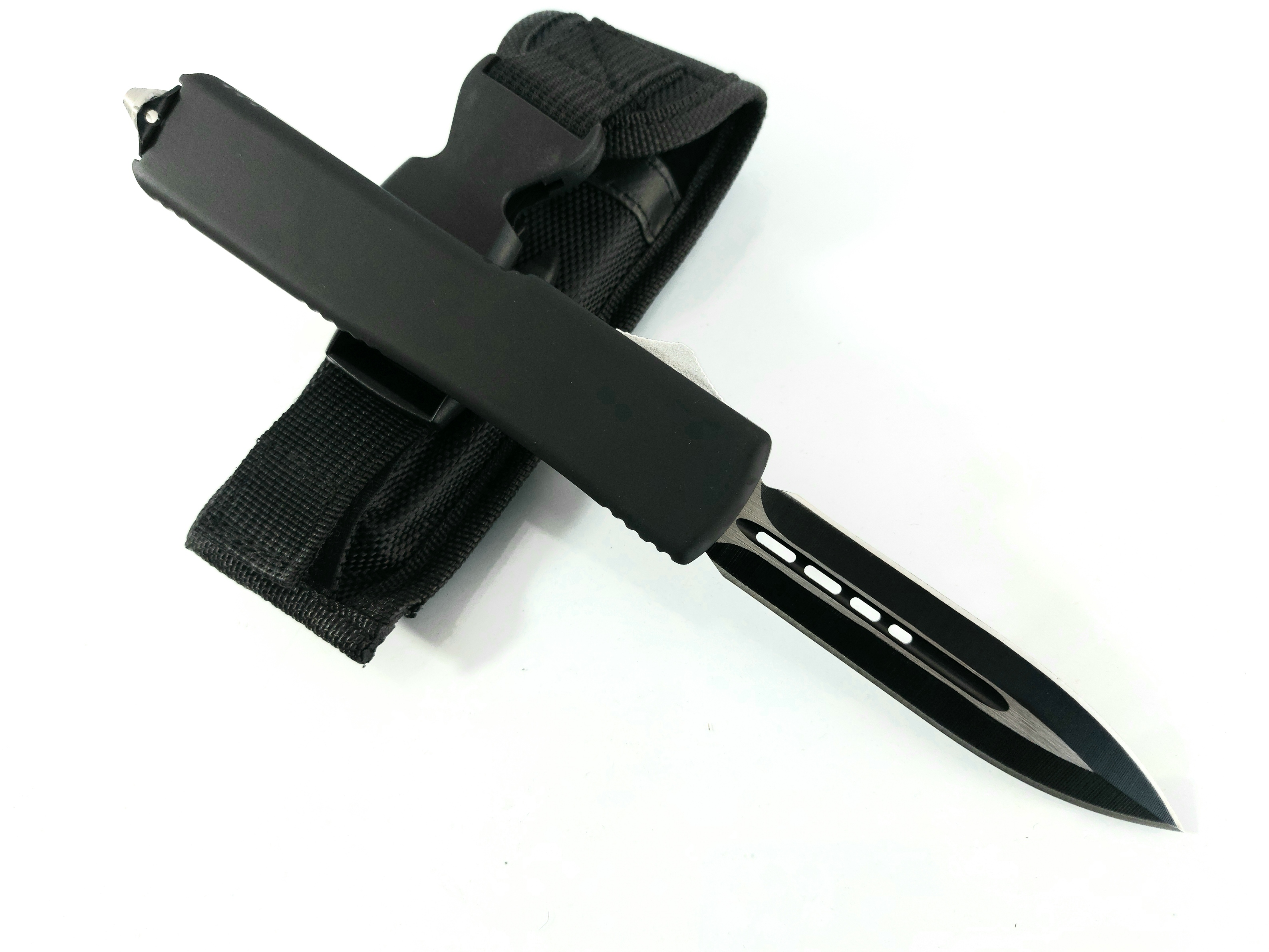 Microtech Black OTF- сгъваем автоматичен нож тип кама с клипс и калъф