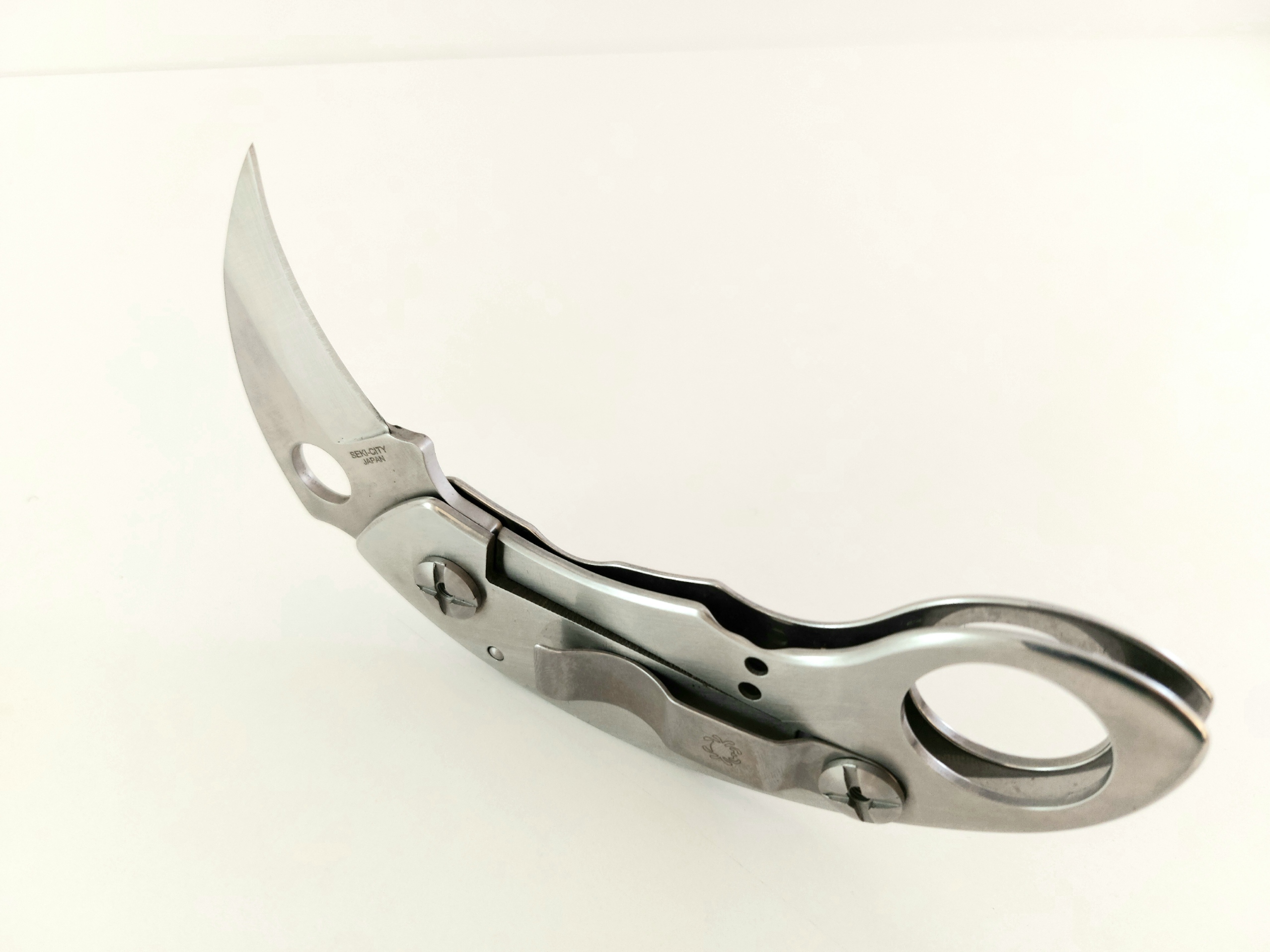 KARAMBIT Сгъваем метален джобен нож