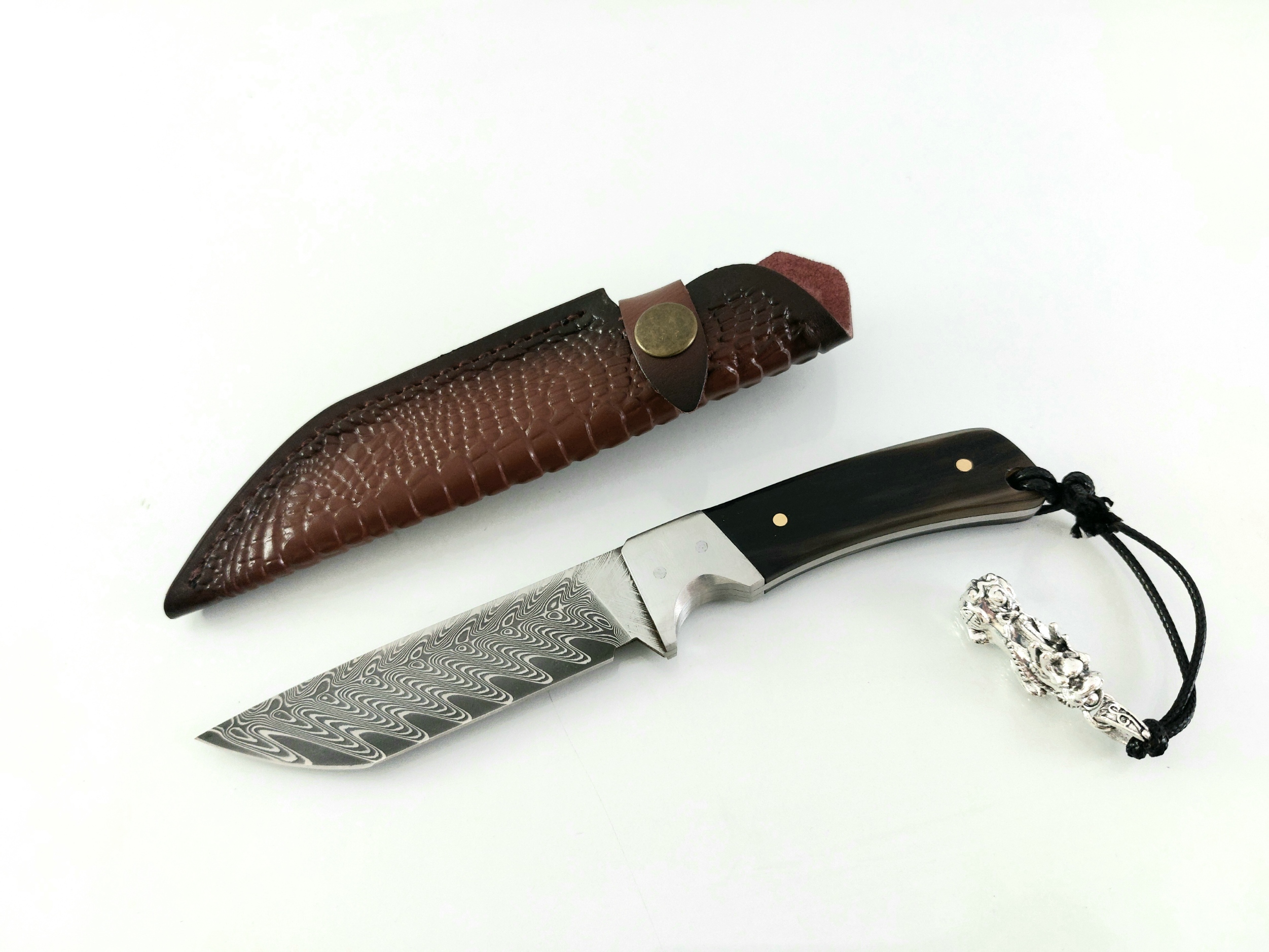 Ловен нож Tactical Battle ръчна изработка с кожена кания дамаска стомана