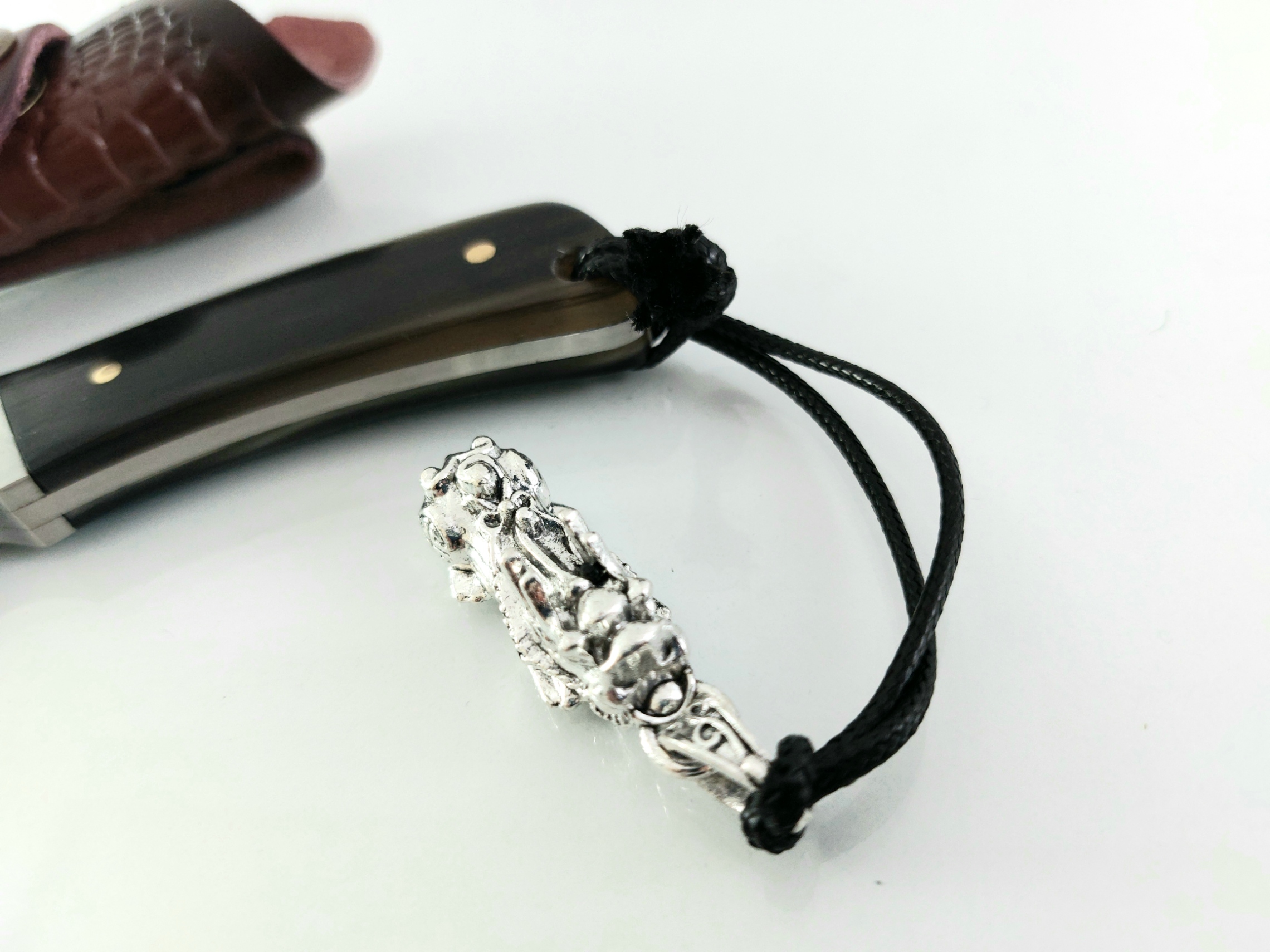 Ловен нож Tactical Battle ръчна изработка с кожена кания дамаска стомана