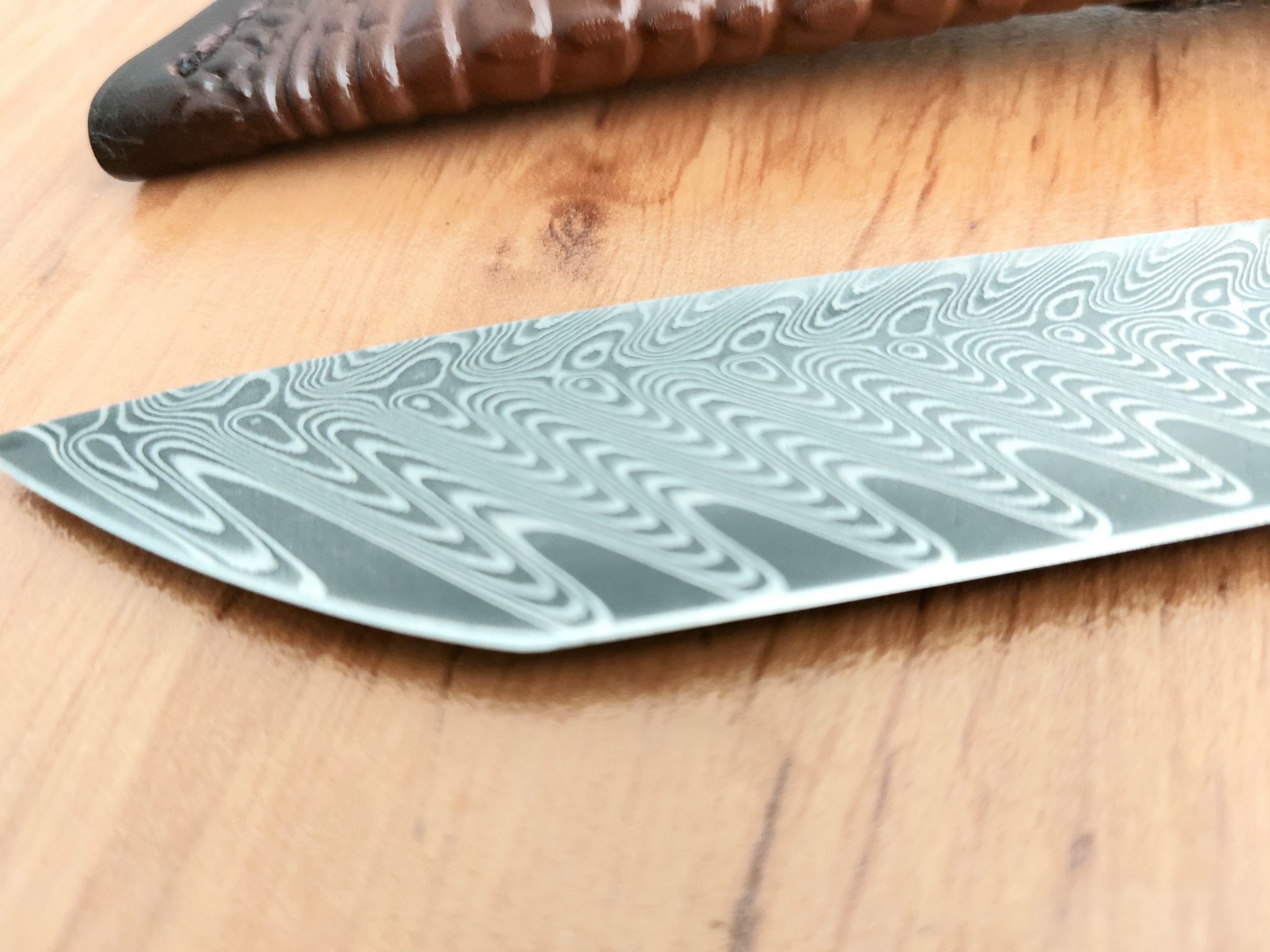 Ловен нож Tactical Battle ръчна изработка с кожена кания дамаска стомана