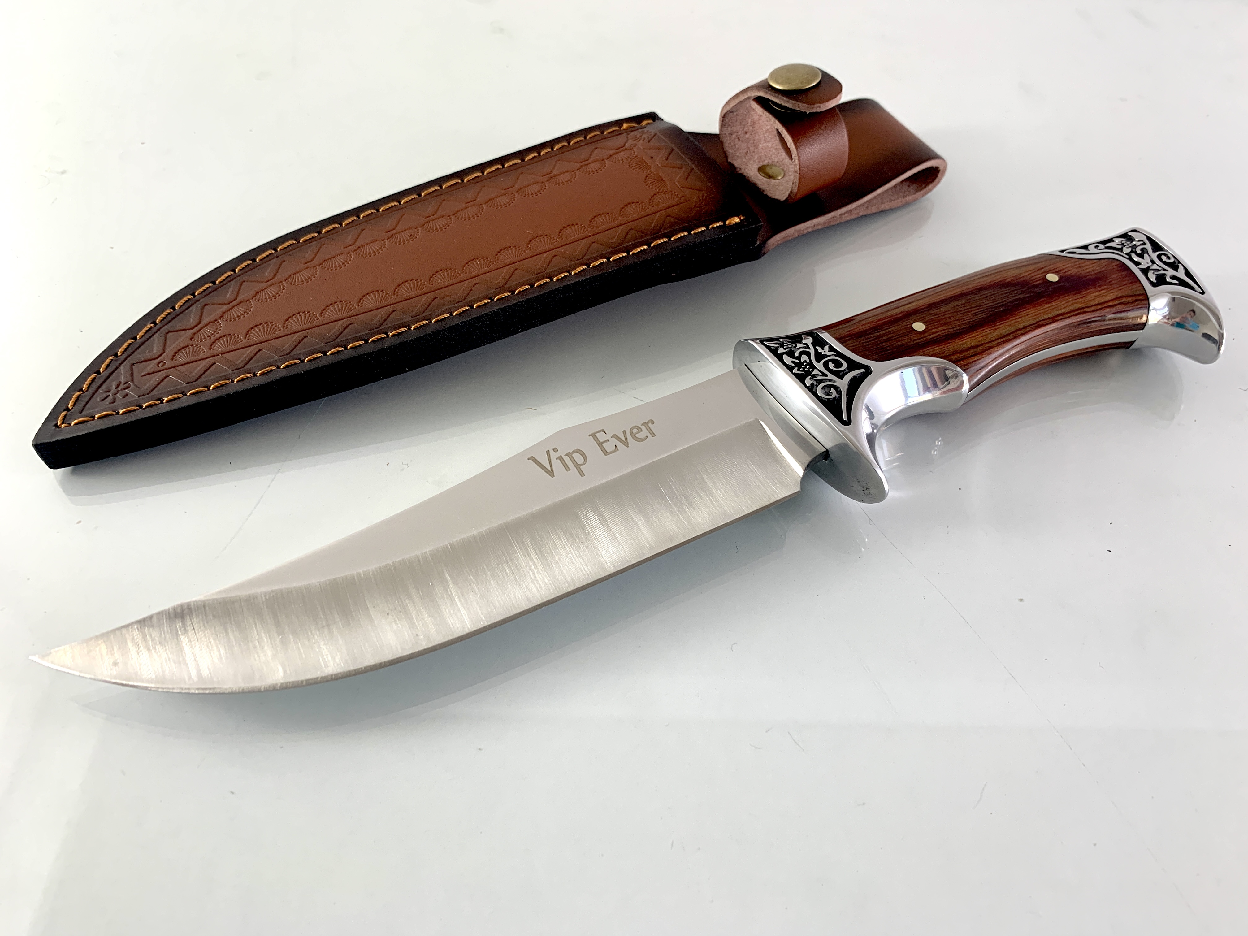 Bowie Hunting knife UC 56 Ловен нож метален масивен Vip Ever