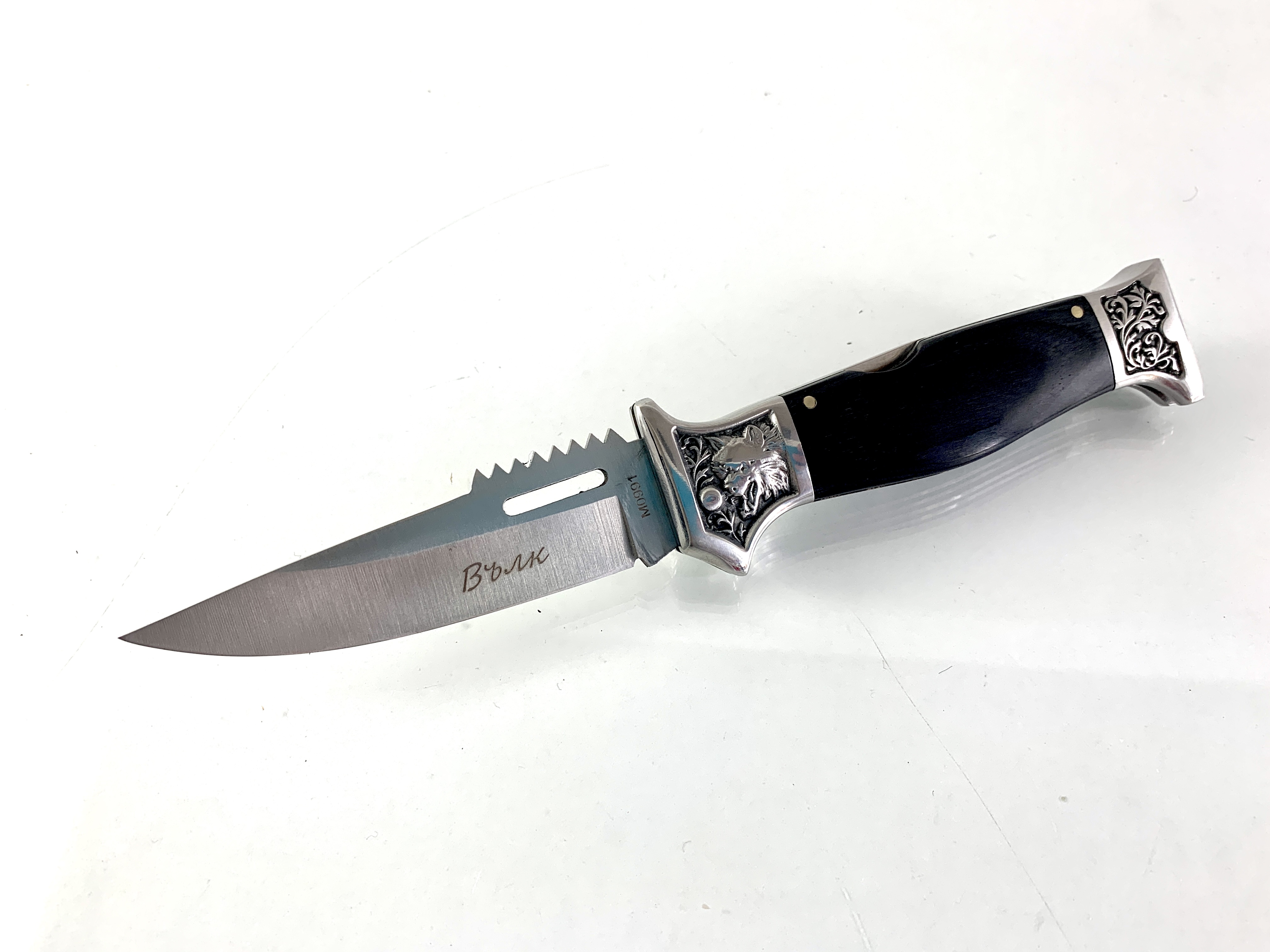 Сгъваем джобен нож с клипс и калъф Вълк M0991