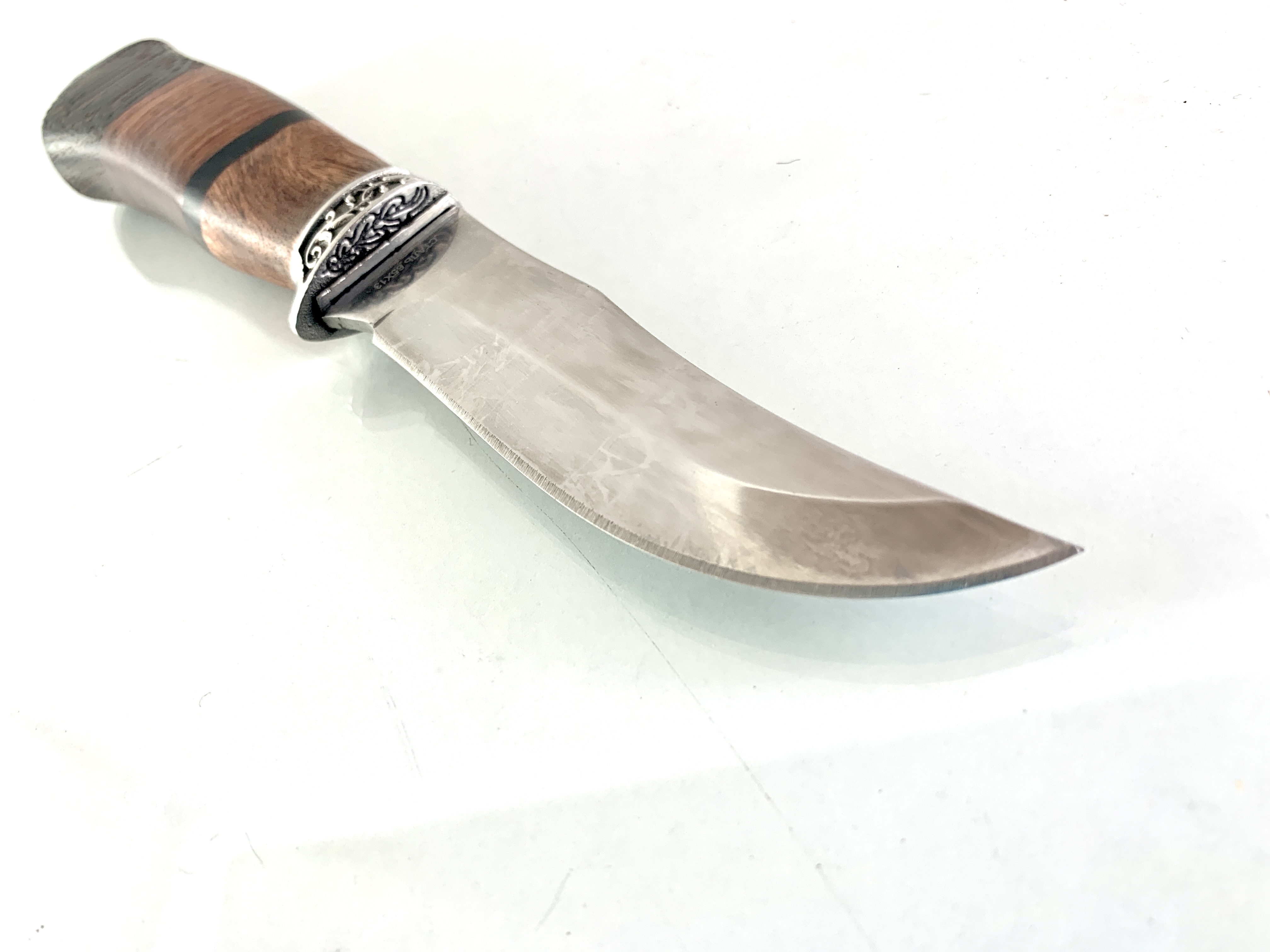 Руски ловен нож инкрустиран Ловец с ловно куче на острието - Охотник