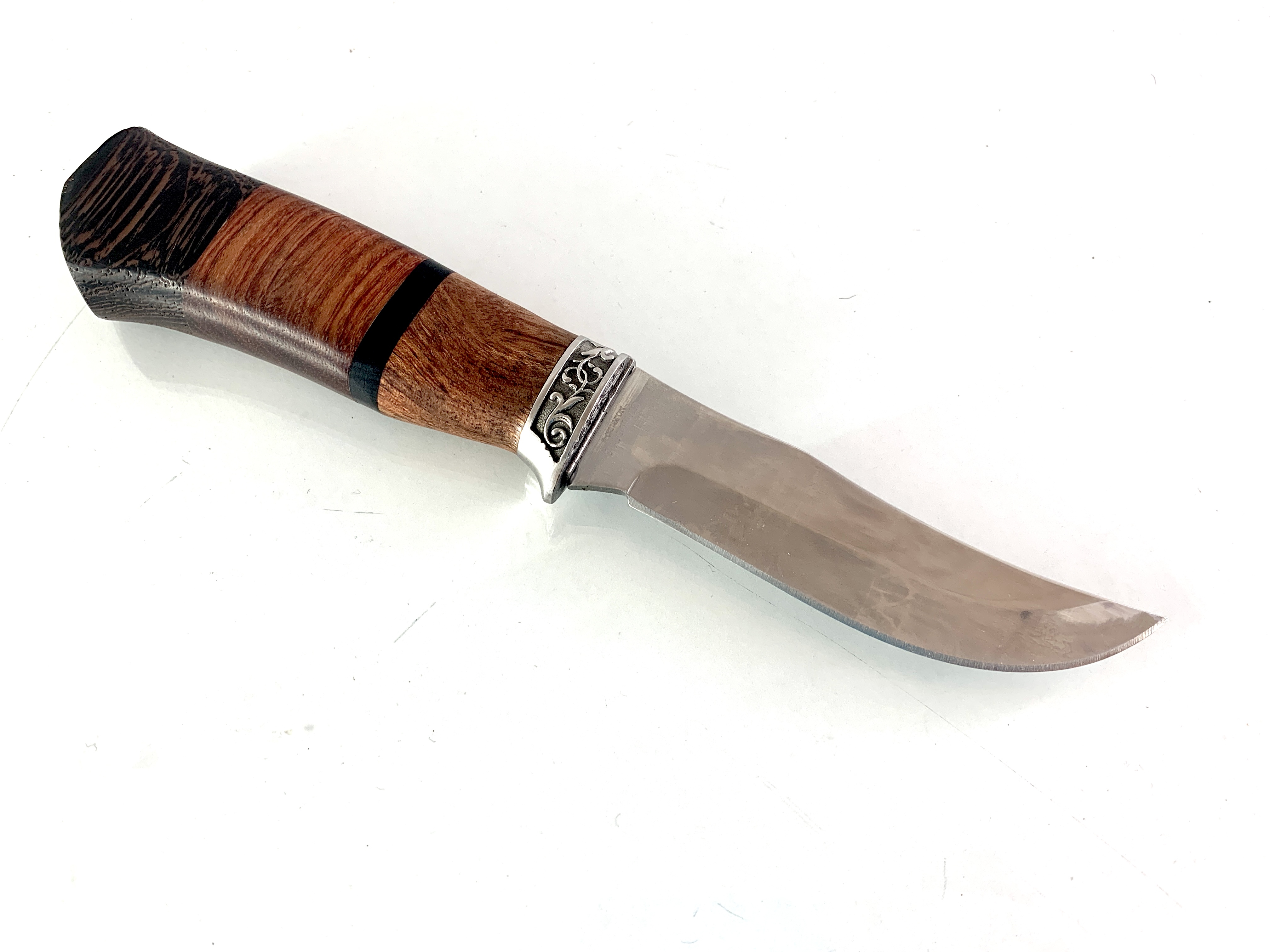 Руски ловен нож инкрустиран Ловец с ловно куче на острието - Охотник