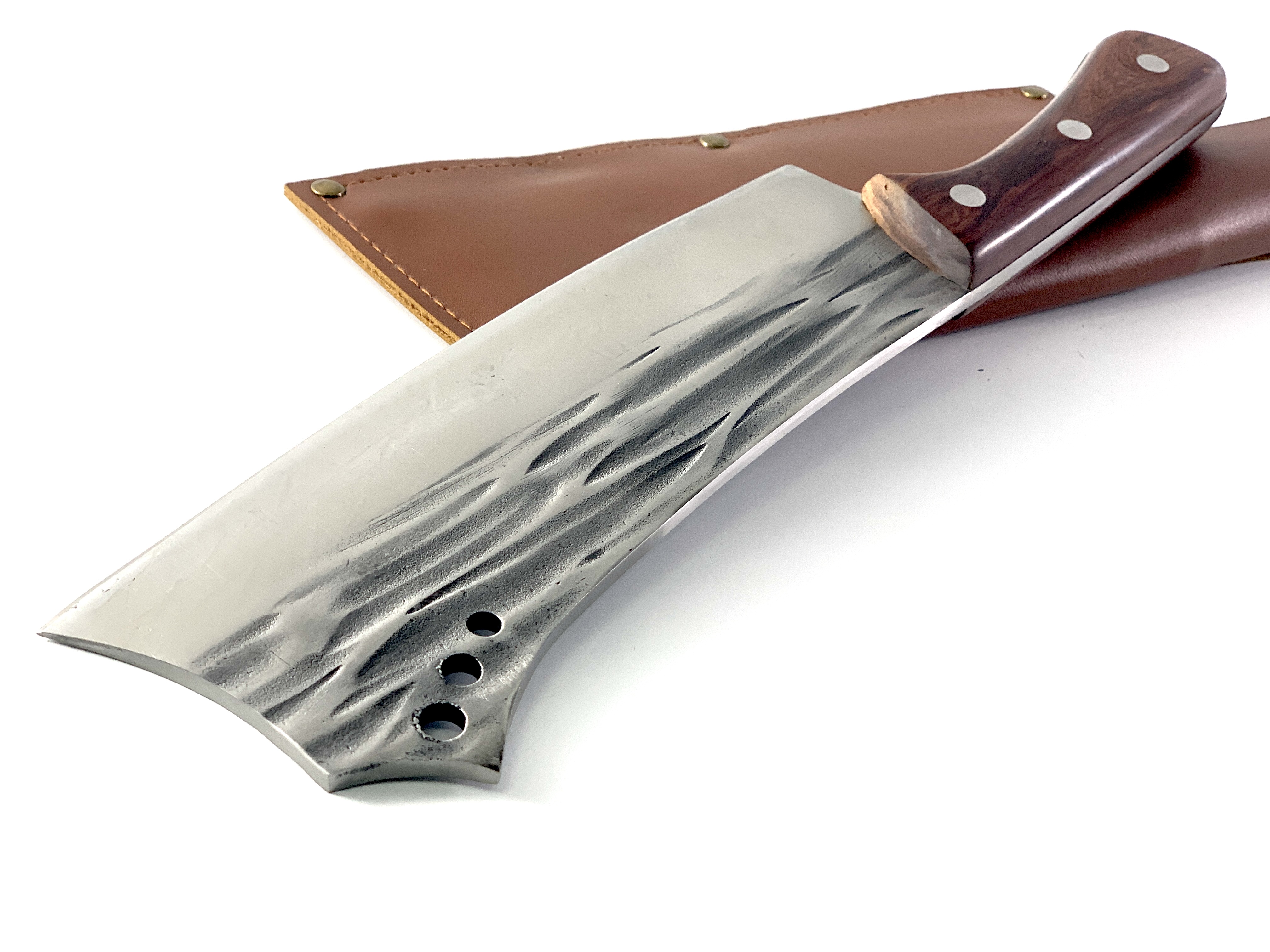 Сатър за обезкостяване с hammered текстура и кожена кания Дръжка на сатър „Iron Fang“ от полиранo дърво с три нита