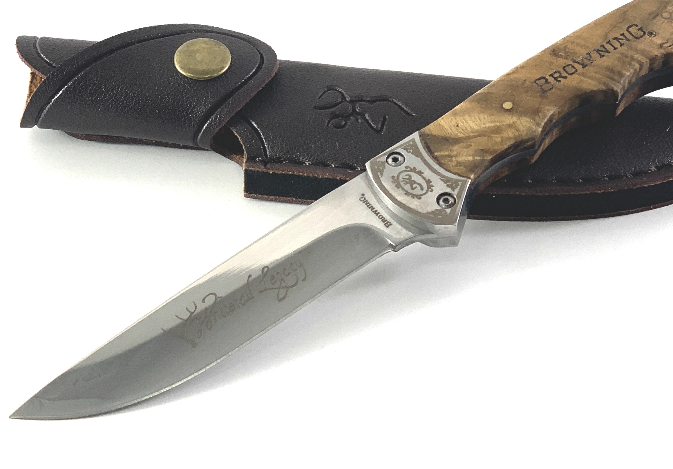 Красив добре балансиран с изчистени линии и красив дизайн ловен нож - Browning