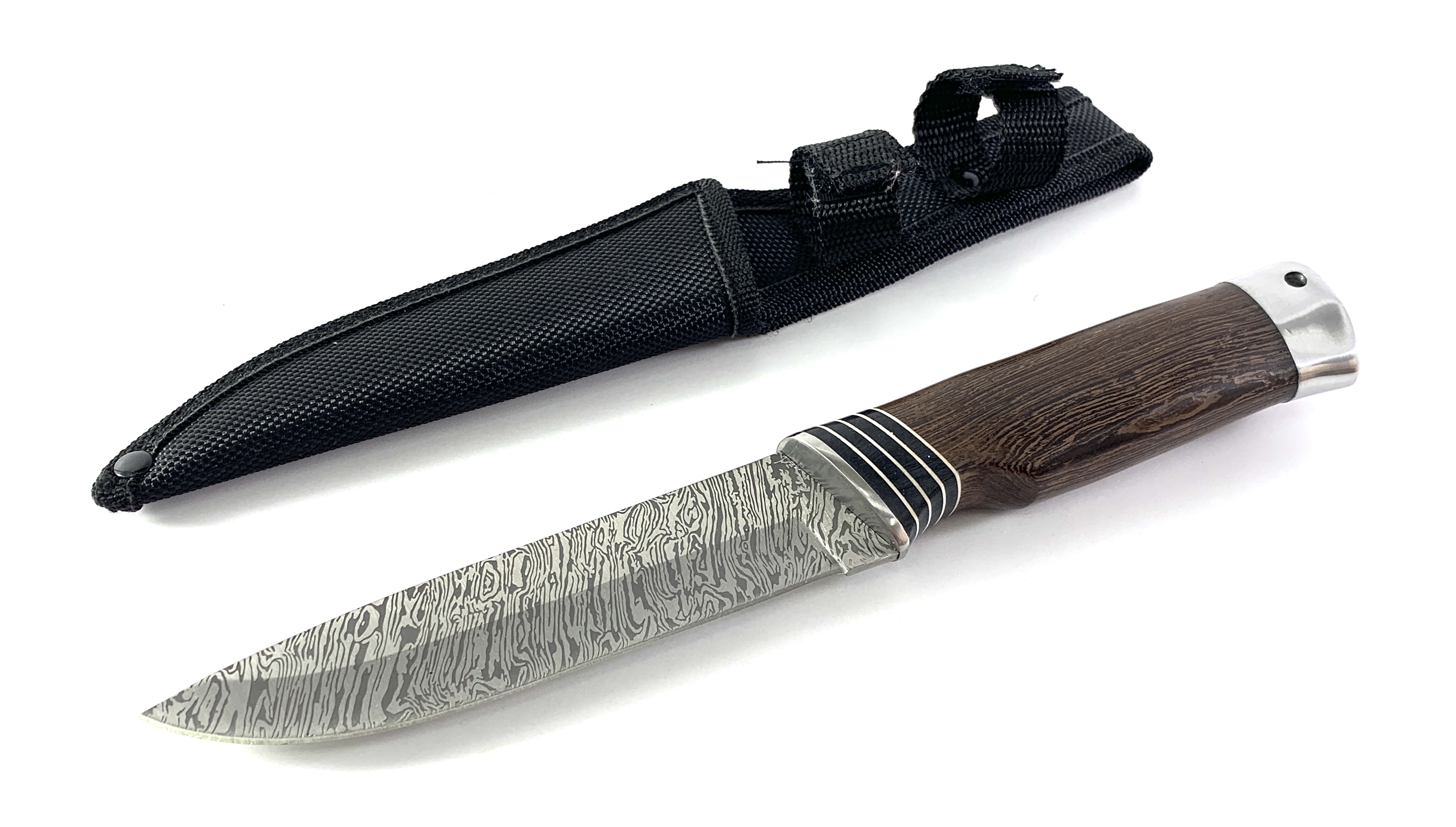 Ловен нож с шарка имитираща дамаска стомана модел FB1510