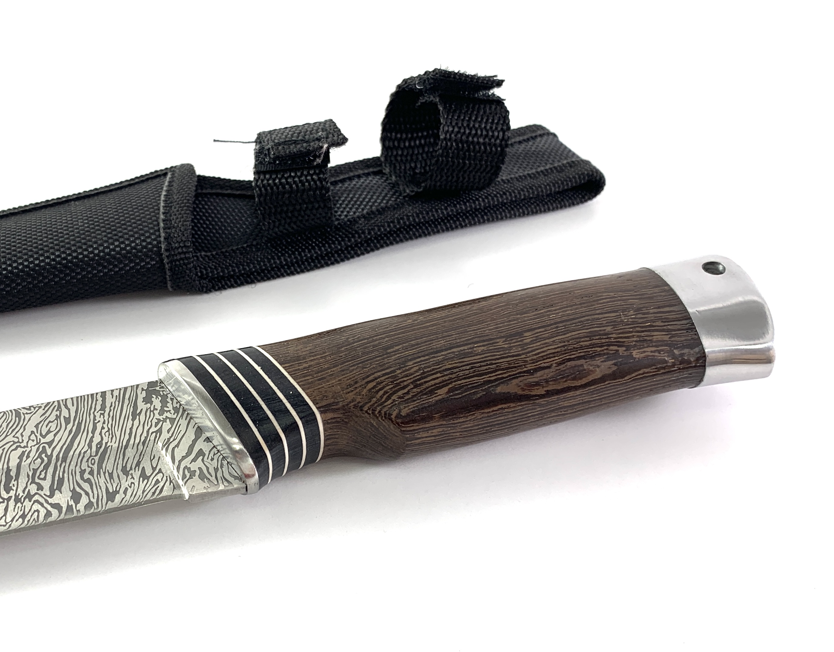 Ловен нож с шарка имитираща дамаска стомана модел FB1510