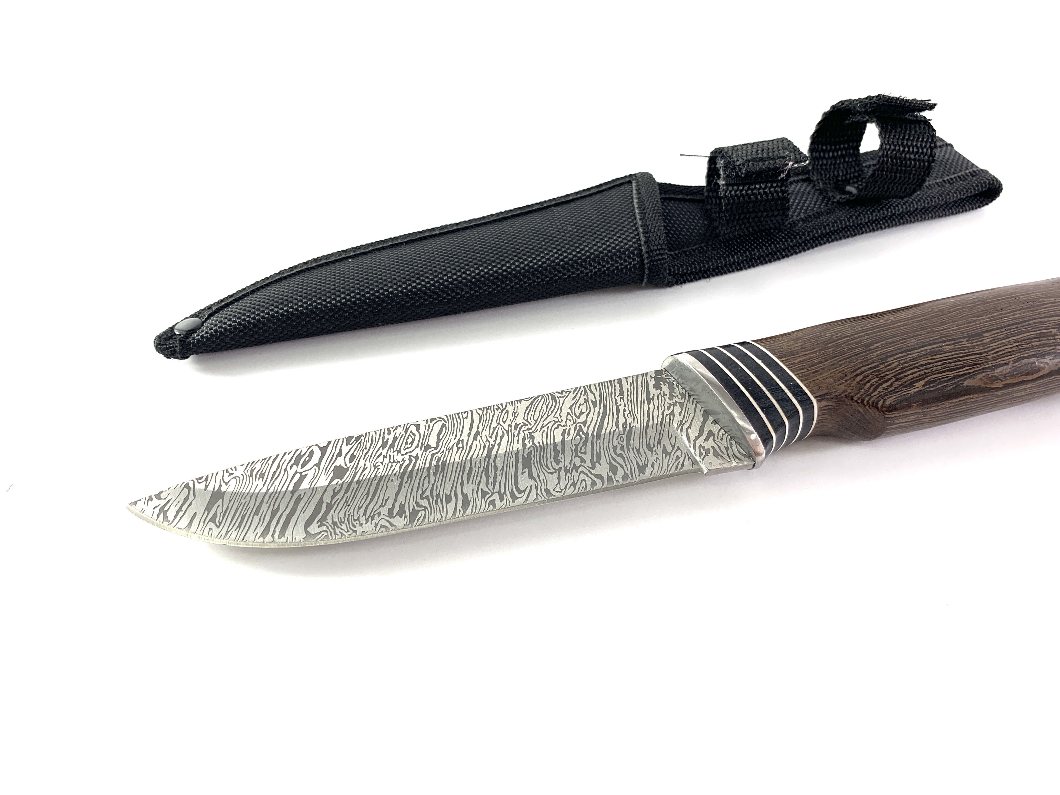 Ловен нож с шарка имитираща дамаска стомана модел FB1510