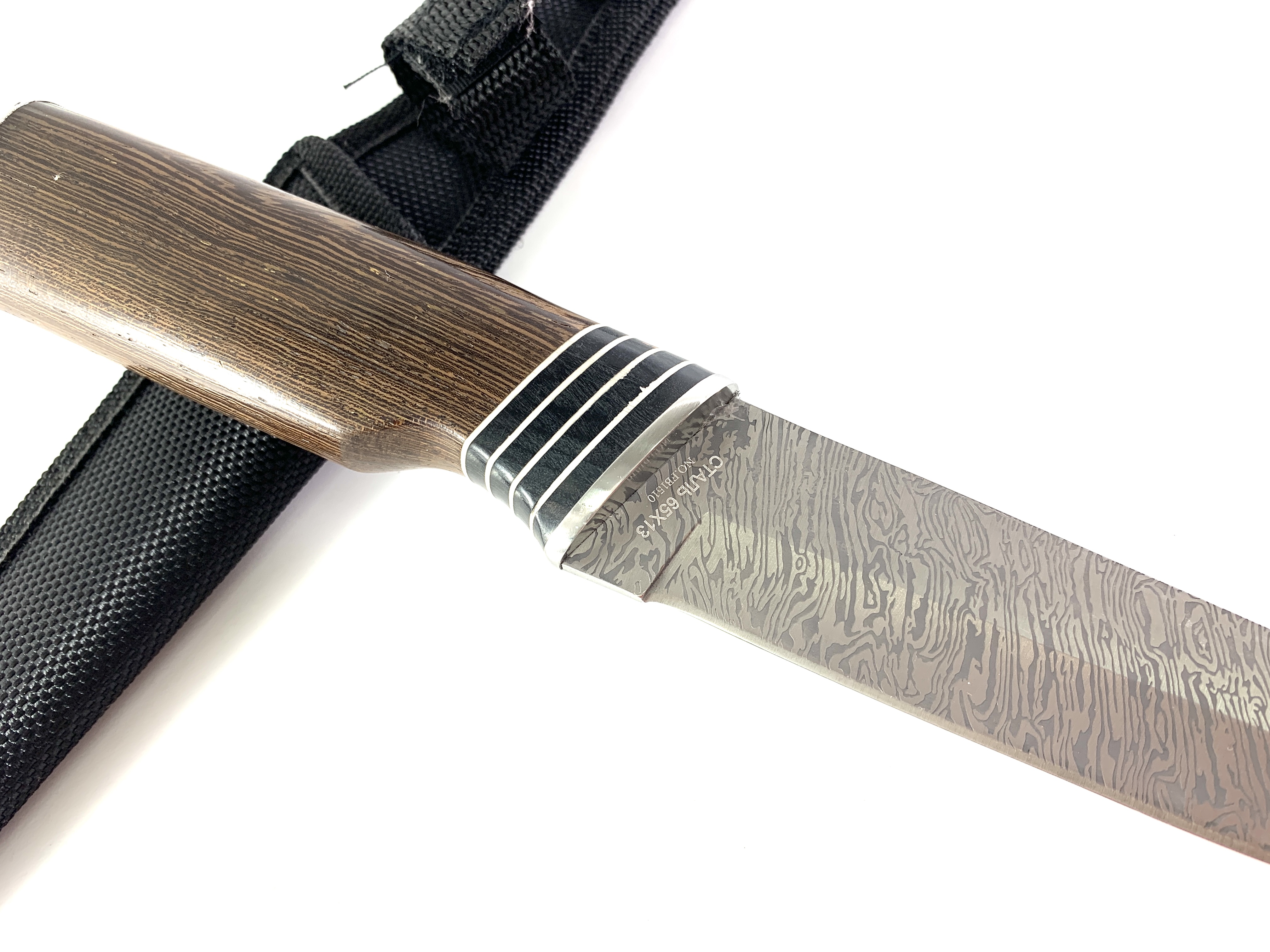 Ловен нож с шарка имитираща дамаска стомана модел FB1510