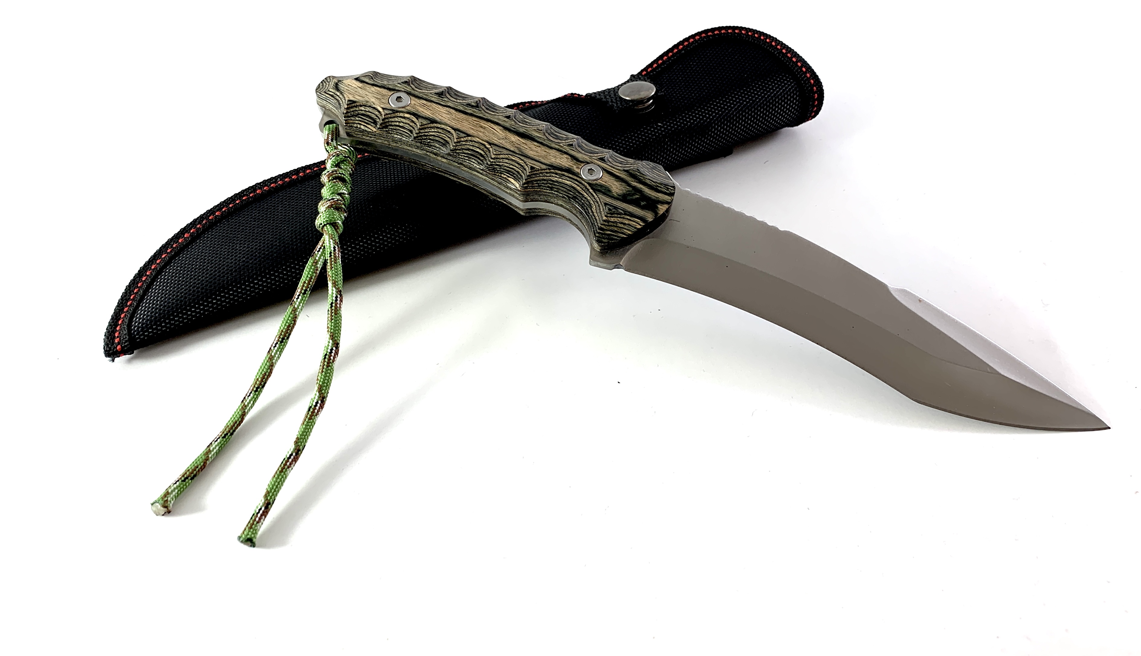 Ловен нож фултанг с дървени чирени модел FB036A