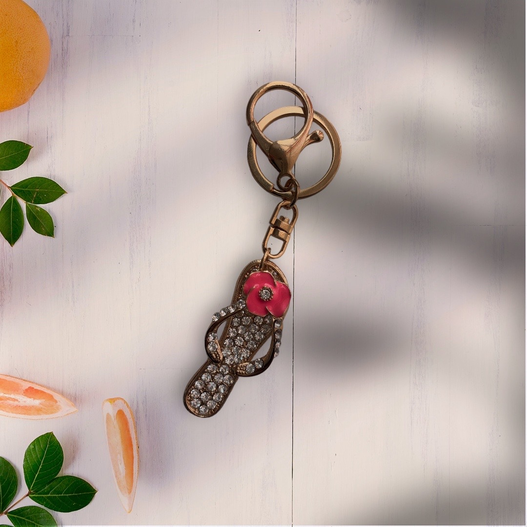 Дамски ключодържател чехъл с роза и камъчета