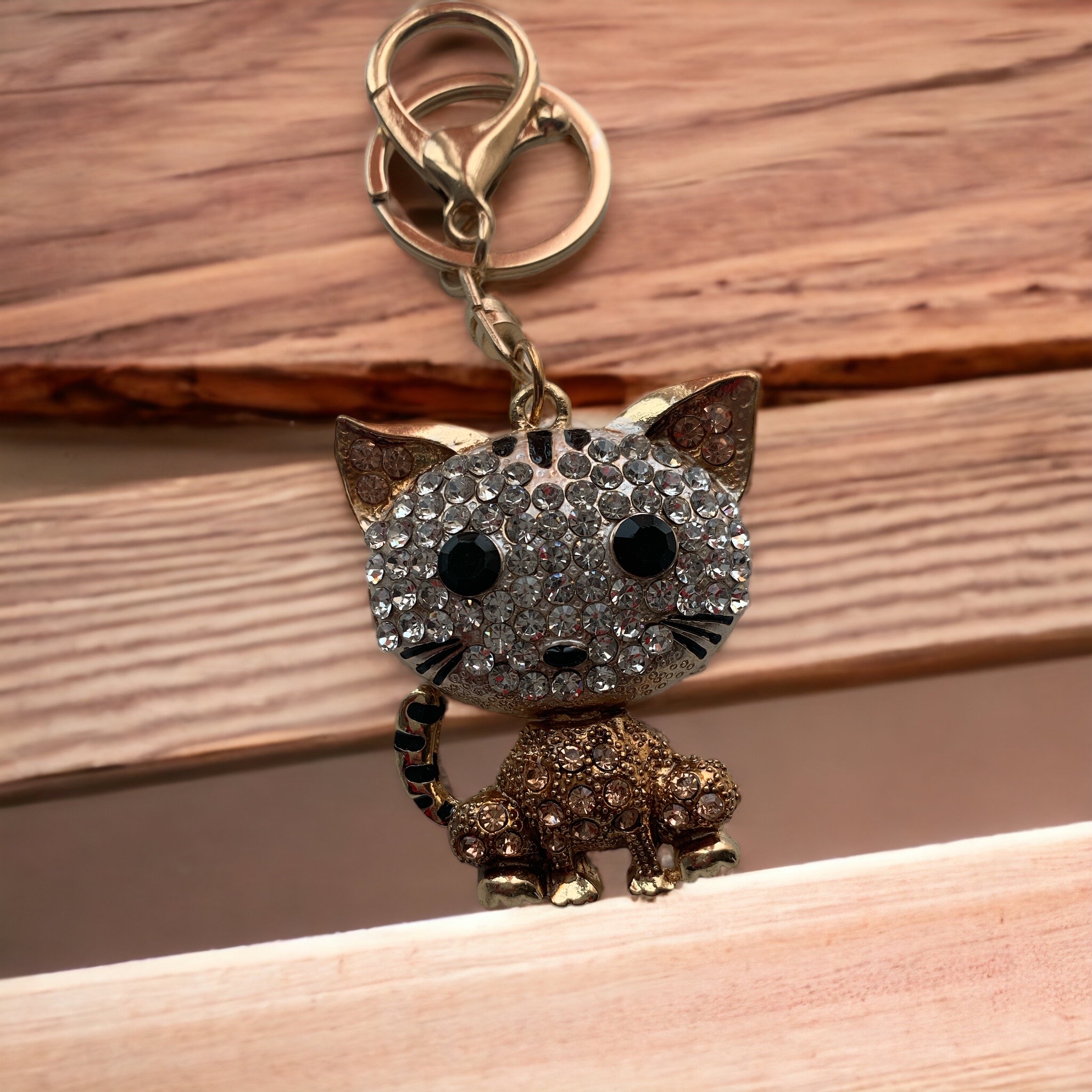 Дамски ключодържател Малко Котенце с камъни