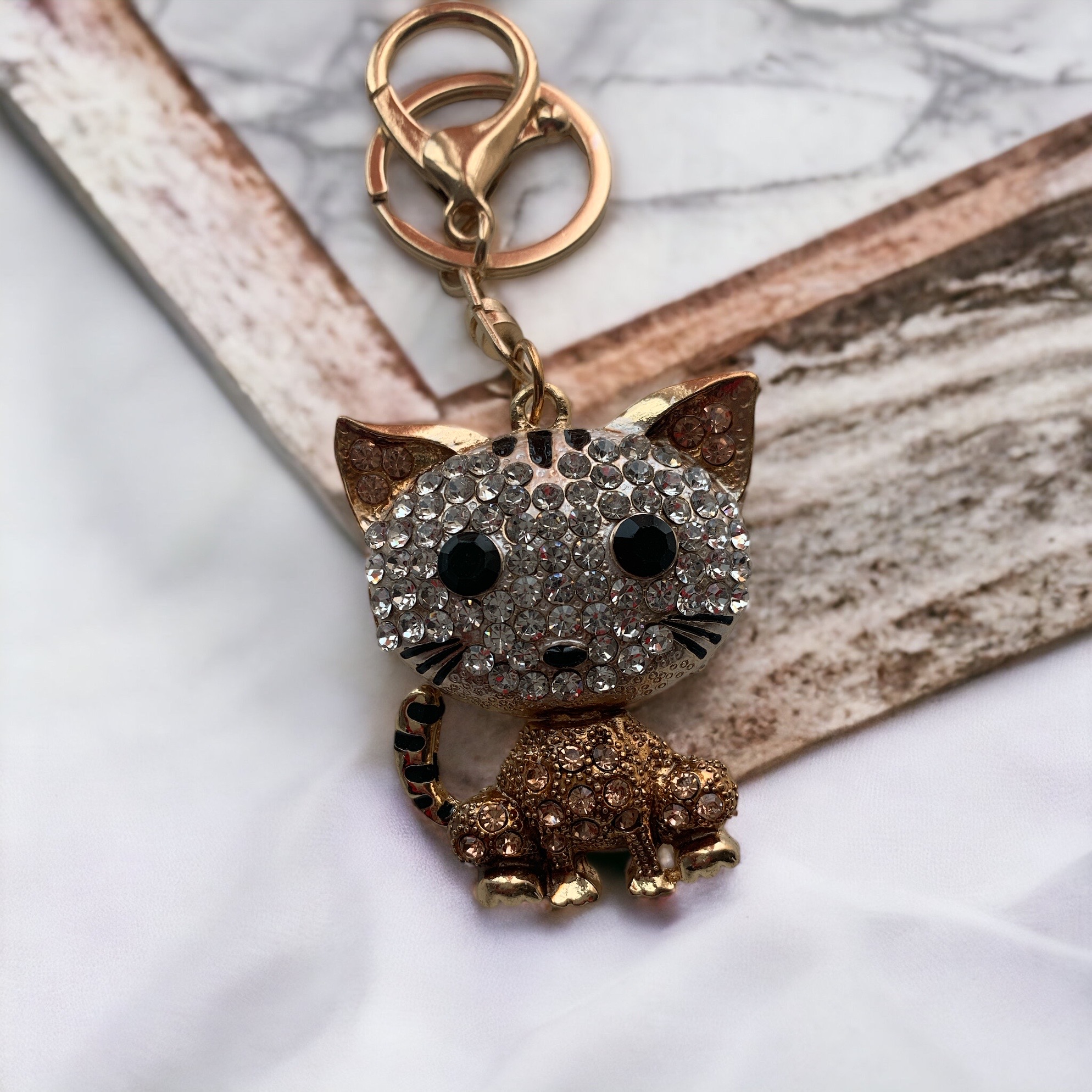 Дамски ключодържател Малко Котенце с камъни