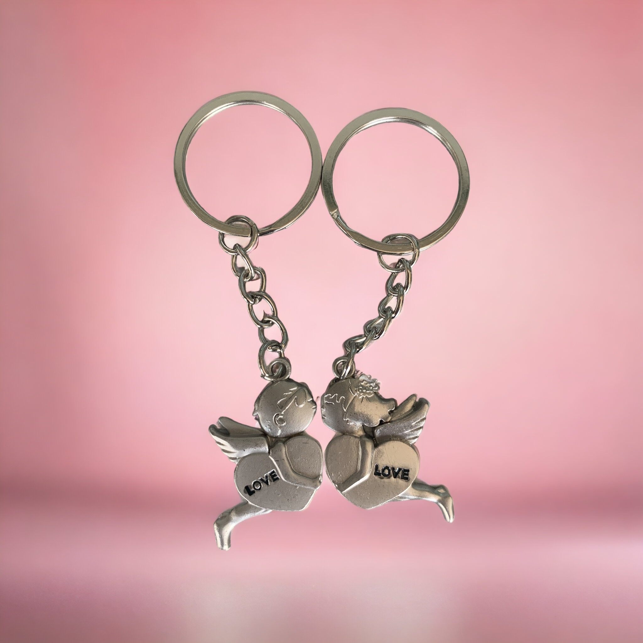 Метален ключодържател Романтичен от две части Купидон - Boy and Girl