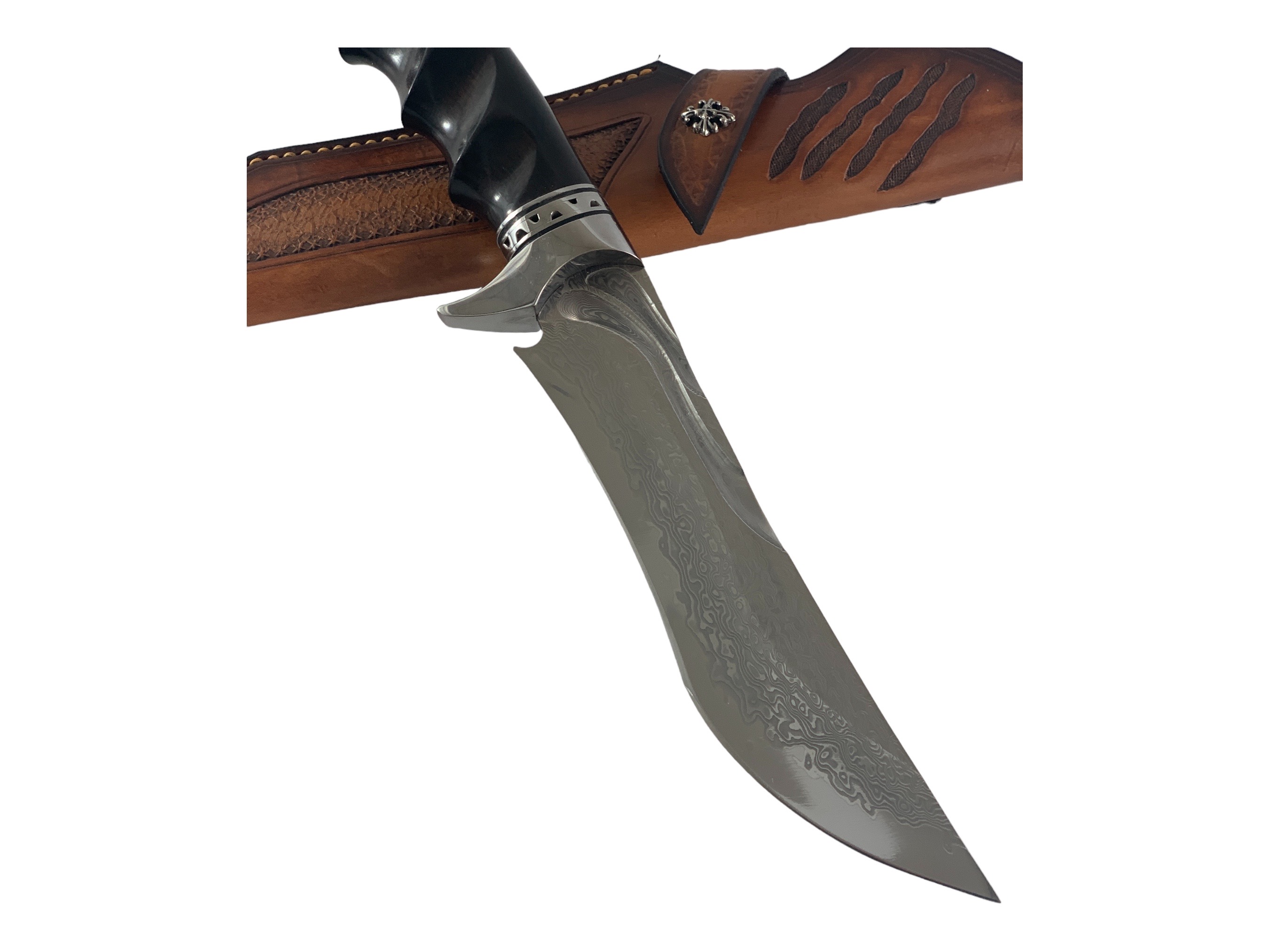 Ловен нож с абаносова дръжка и дамаскова стомана - идеалният бушкрафт нож