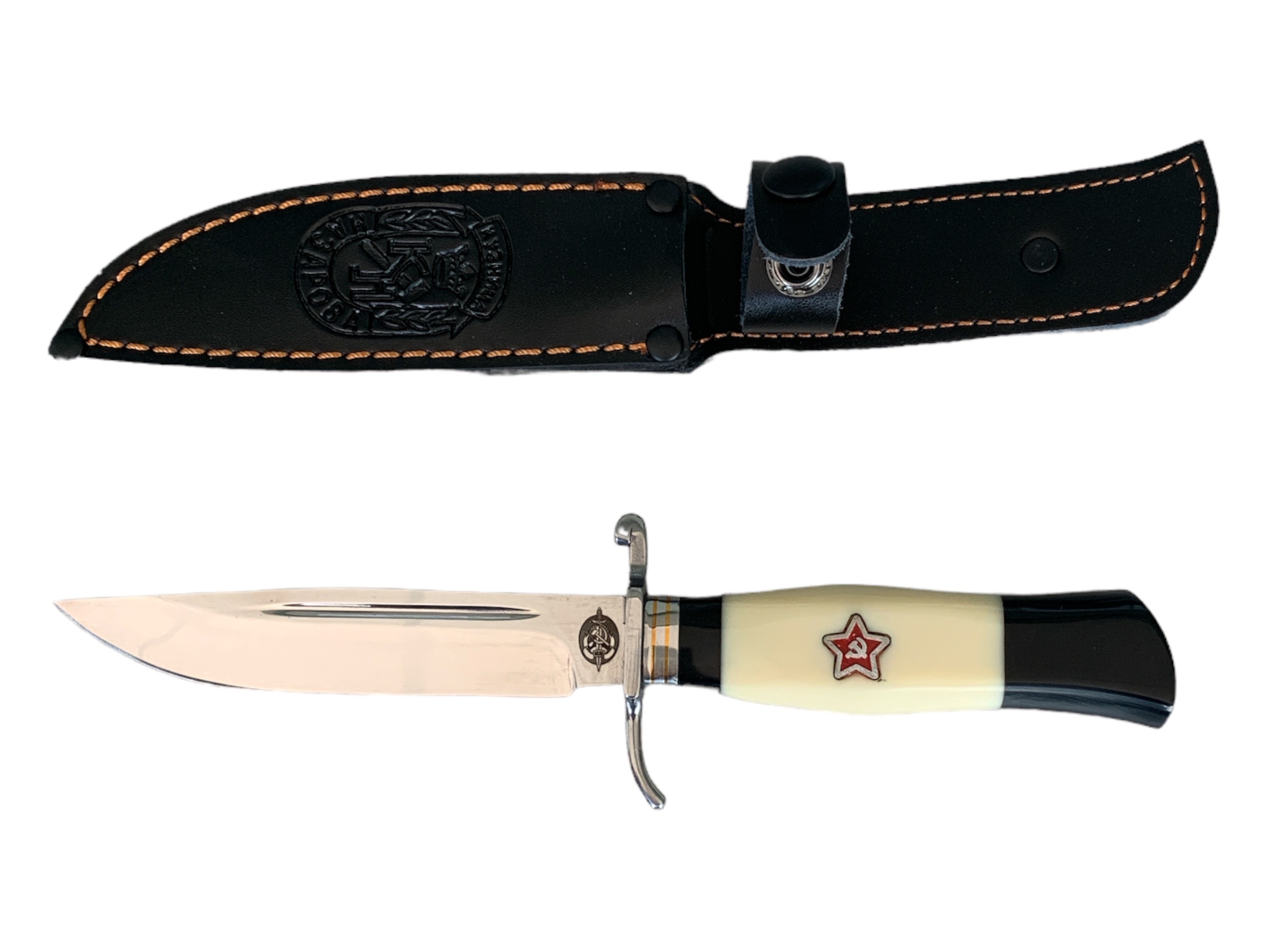 Надеждност и елегантност Нож с фиксирано острие Finka NKVD с кожена кания и стомана 95х18