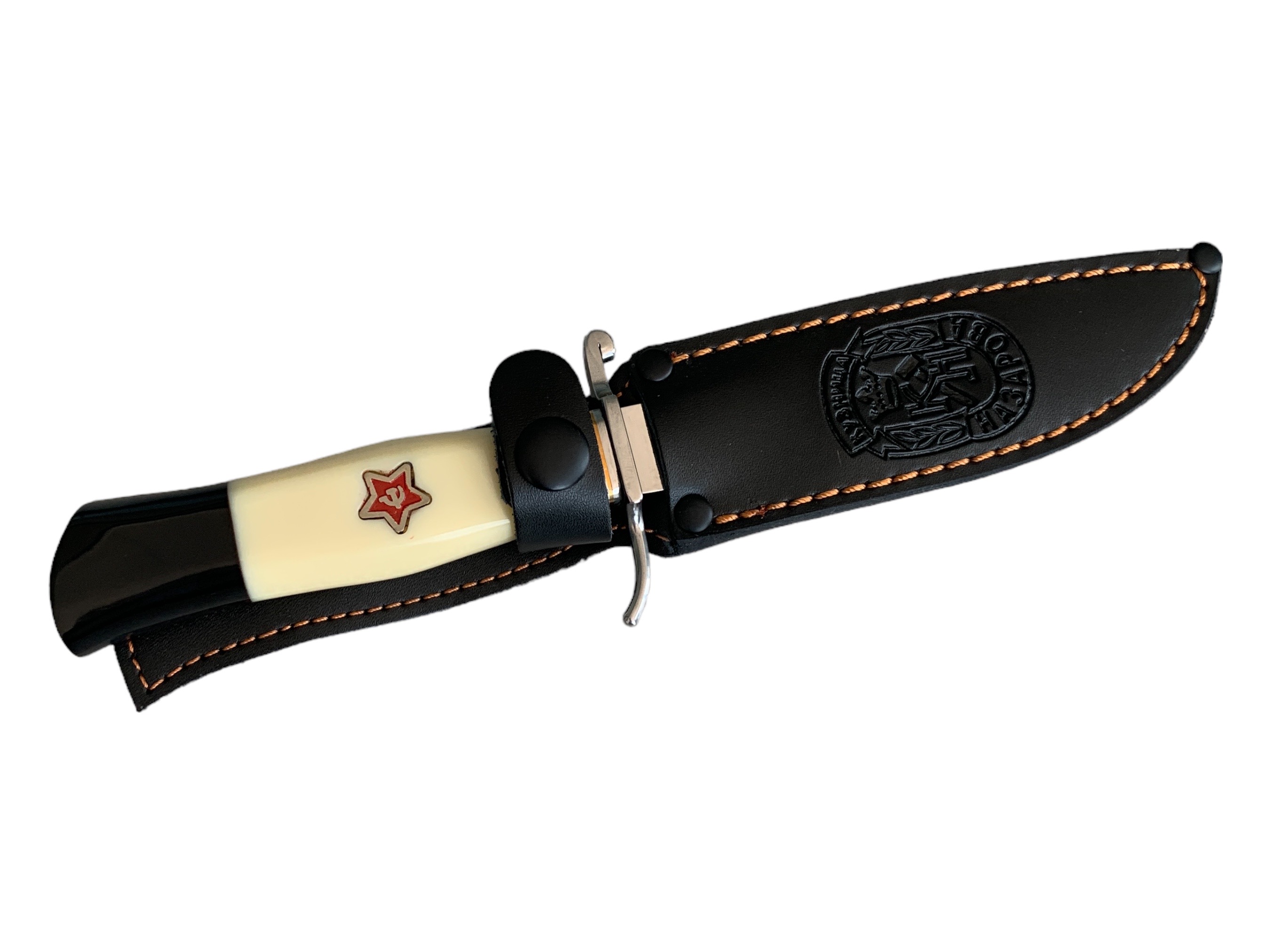 Надеждност и елегантност Нож с фиксирано острие Finka NKVD с кожена кания и стомана 95х18