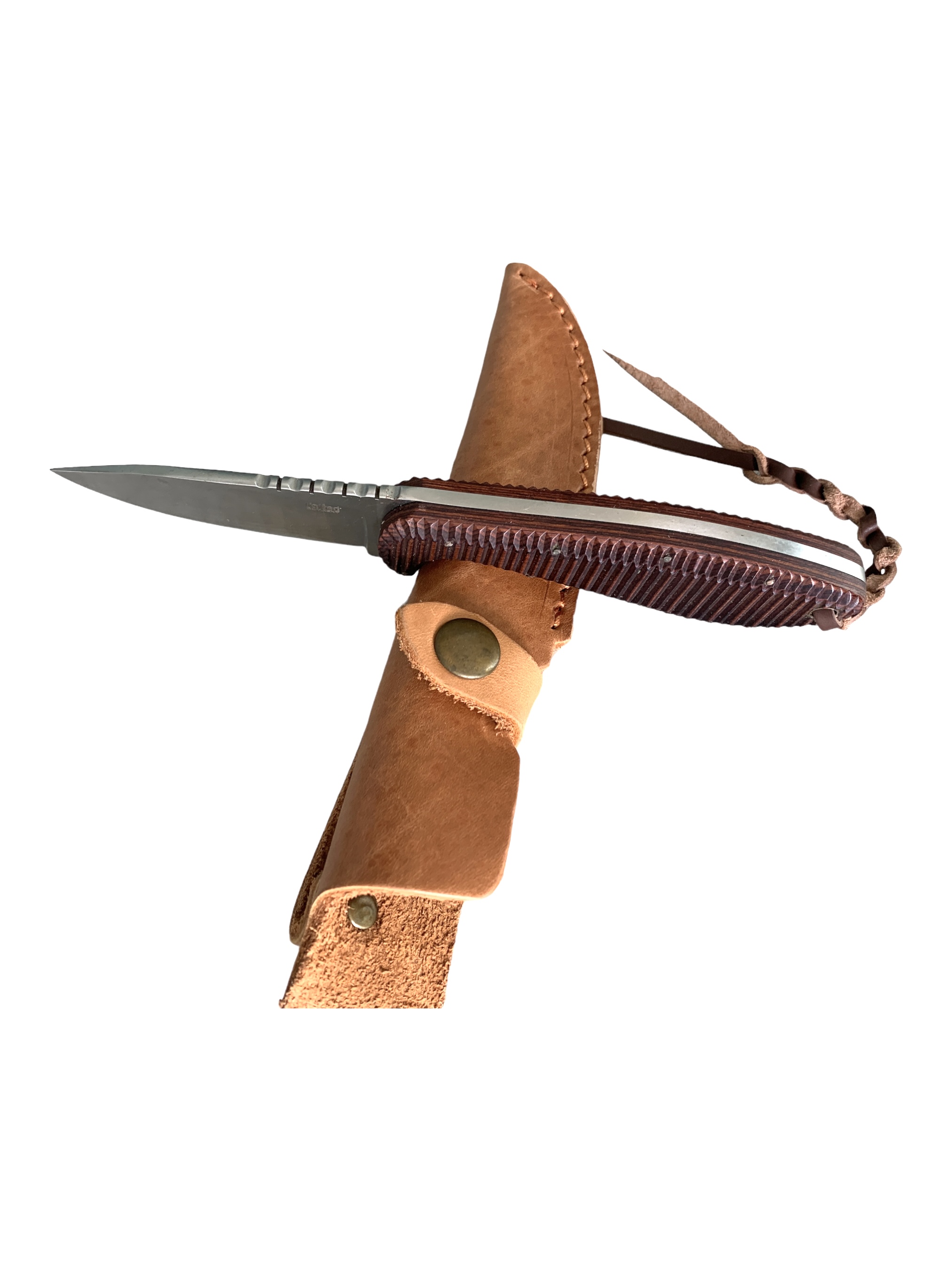 Надежден съюзник в дивата природа: Ловен нож за оцеляване, модел UC2523