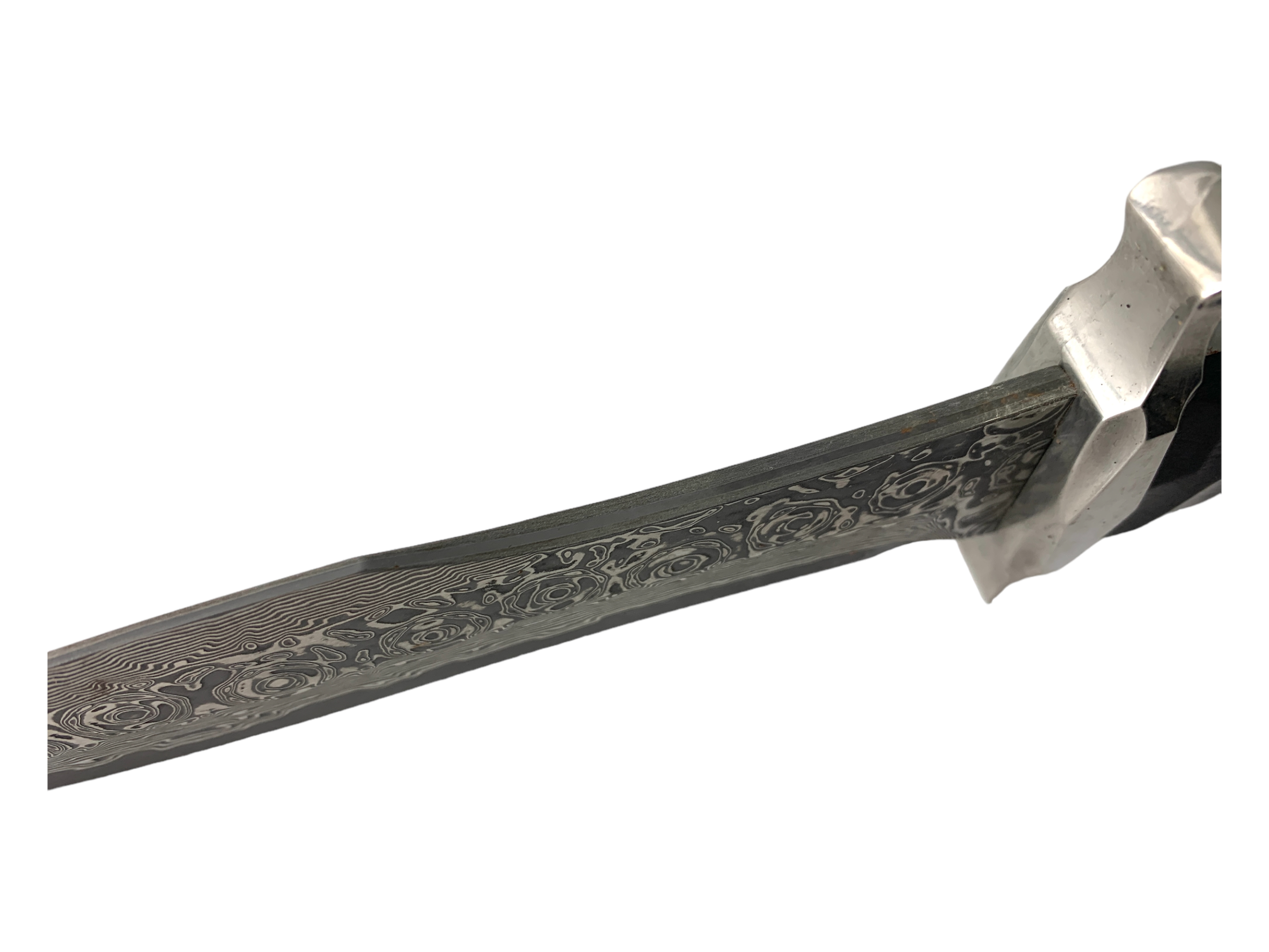 Ръчно изработен тактически нож с дамаска стомана и кожен калъф с мотив череп