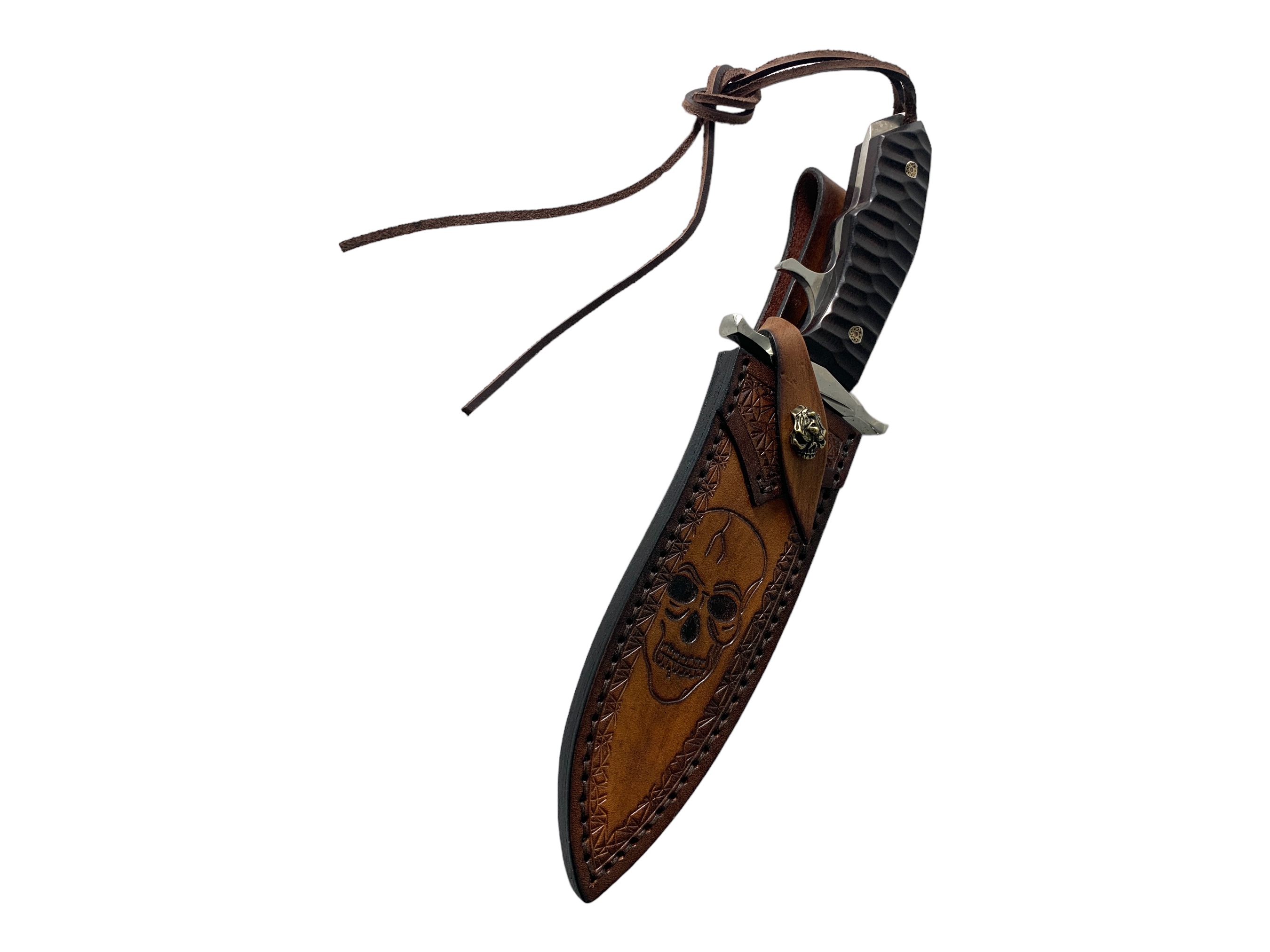 Ръчно изработен тактически нож с дамаска стомана и кожен калъф с мотив череп