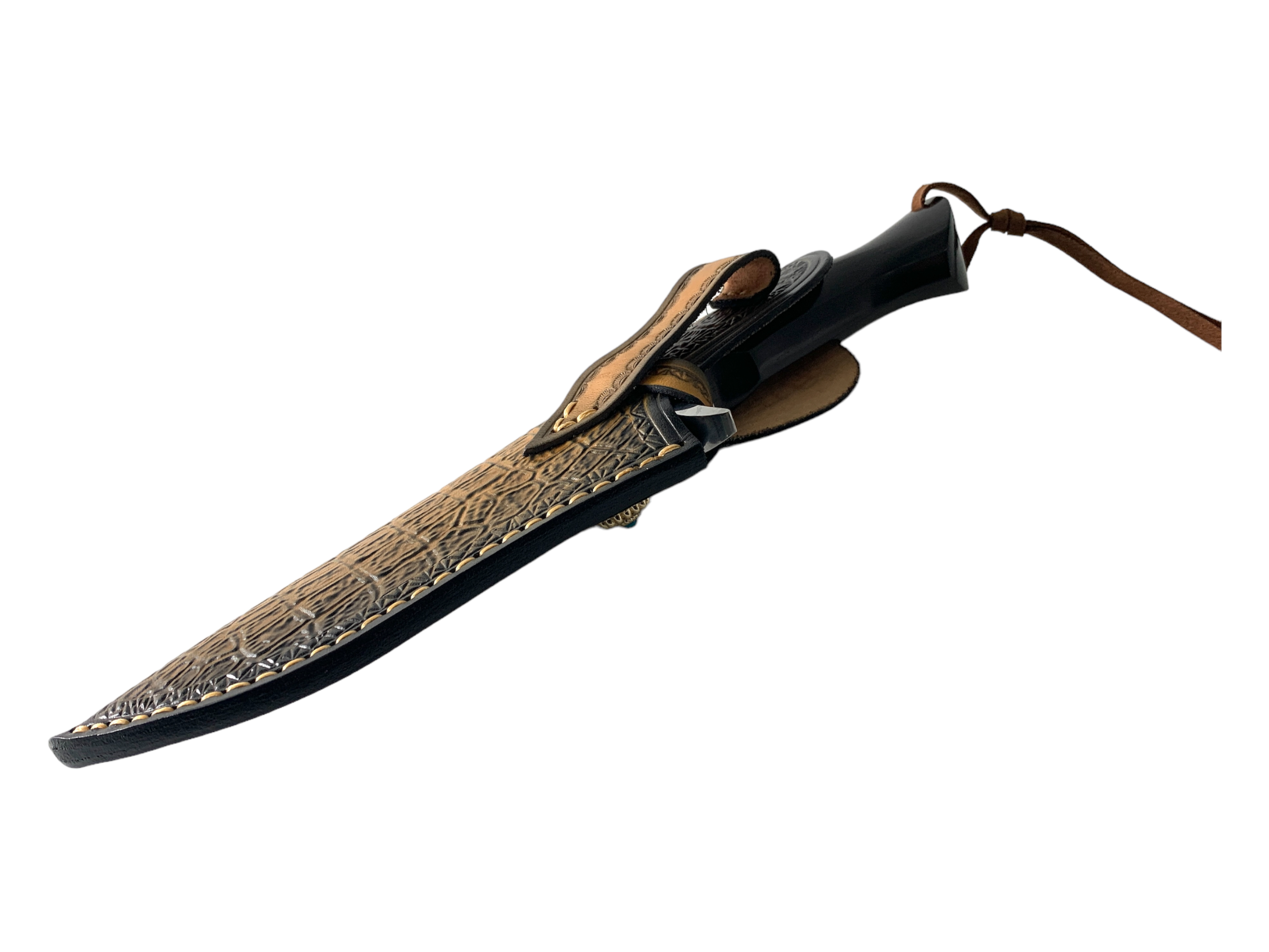 Ловен нож с дамаска стомана и украсен кожен калъф