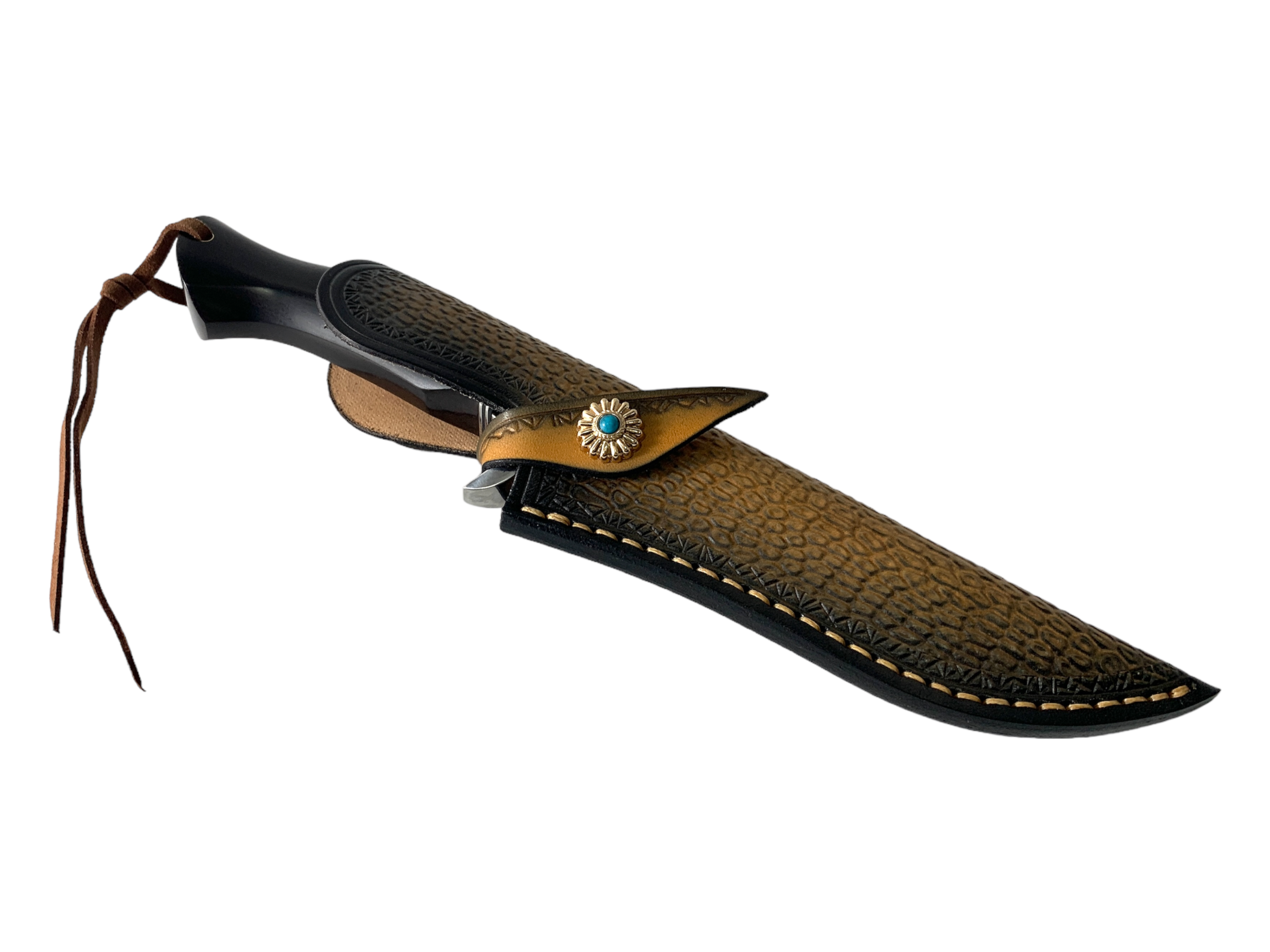 Ловен нож с дамаска стомана и украсен кожен калъф