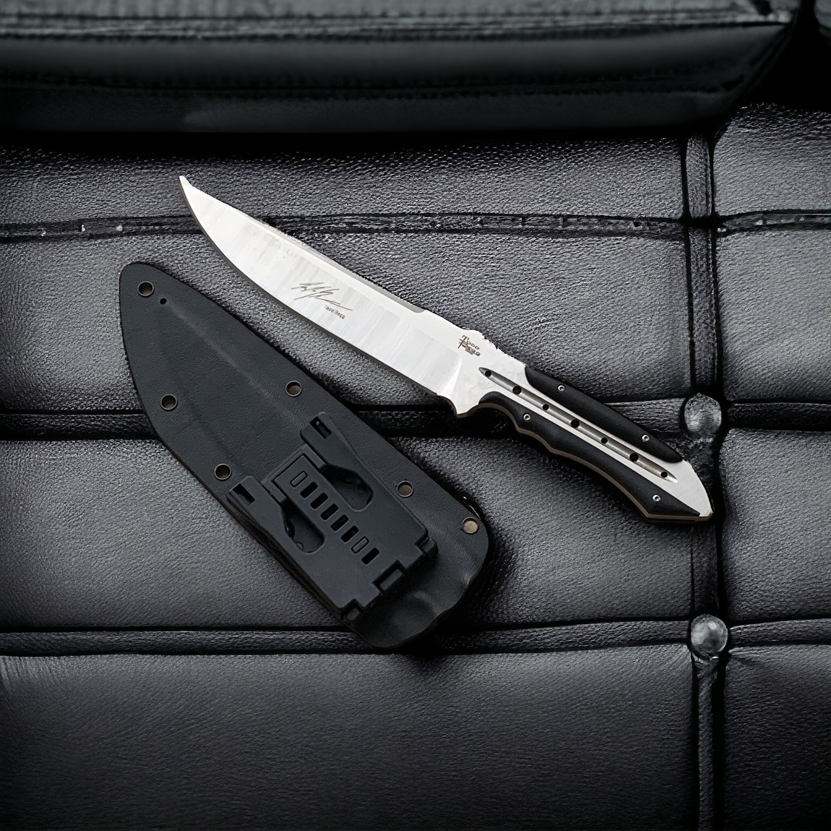 Професионален нож с фиксирано острие и калъф от kydex - Перфектният инструмент за оцеляване Професионален нож с фиксирано острие и калъф от kydex - Перфектният инструмент за оцеляване