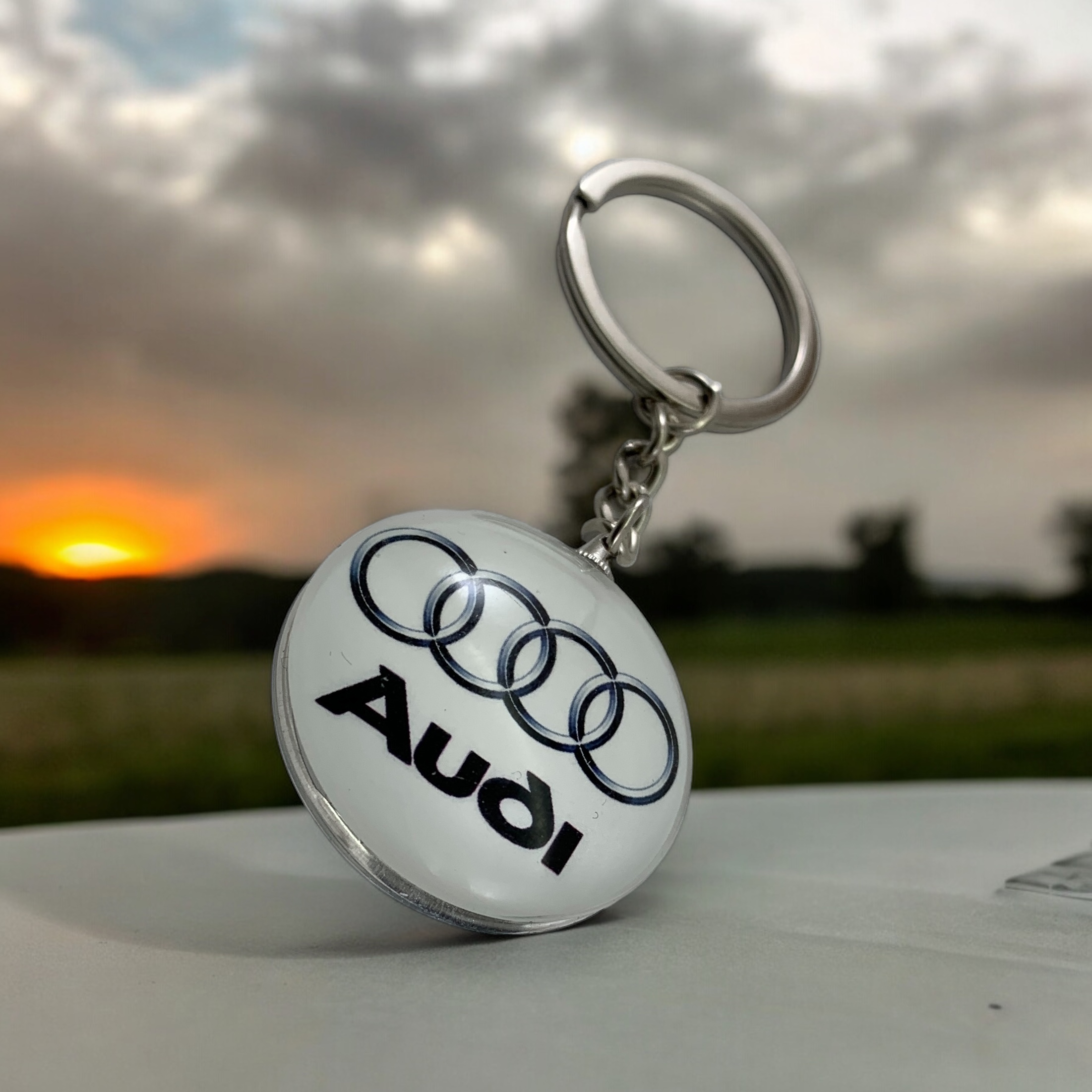 Кръгъл Метален Ключодържател Audi – Стилен и Здрав