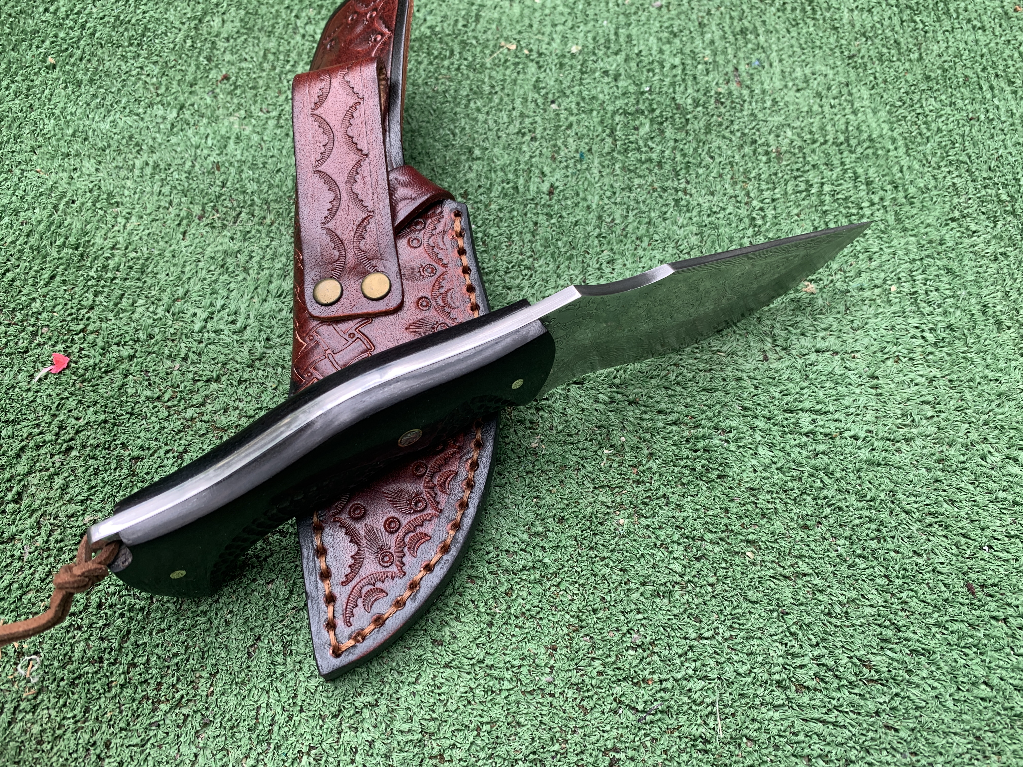 Премиум ловен нож "Дамаск-Абанос"