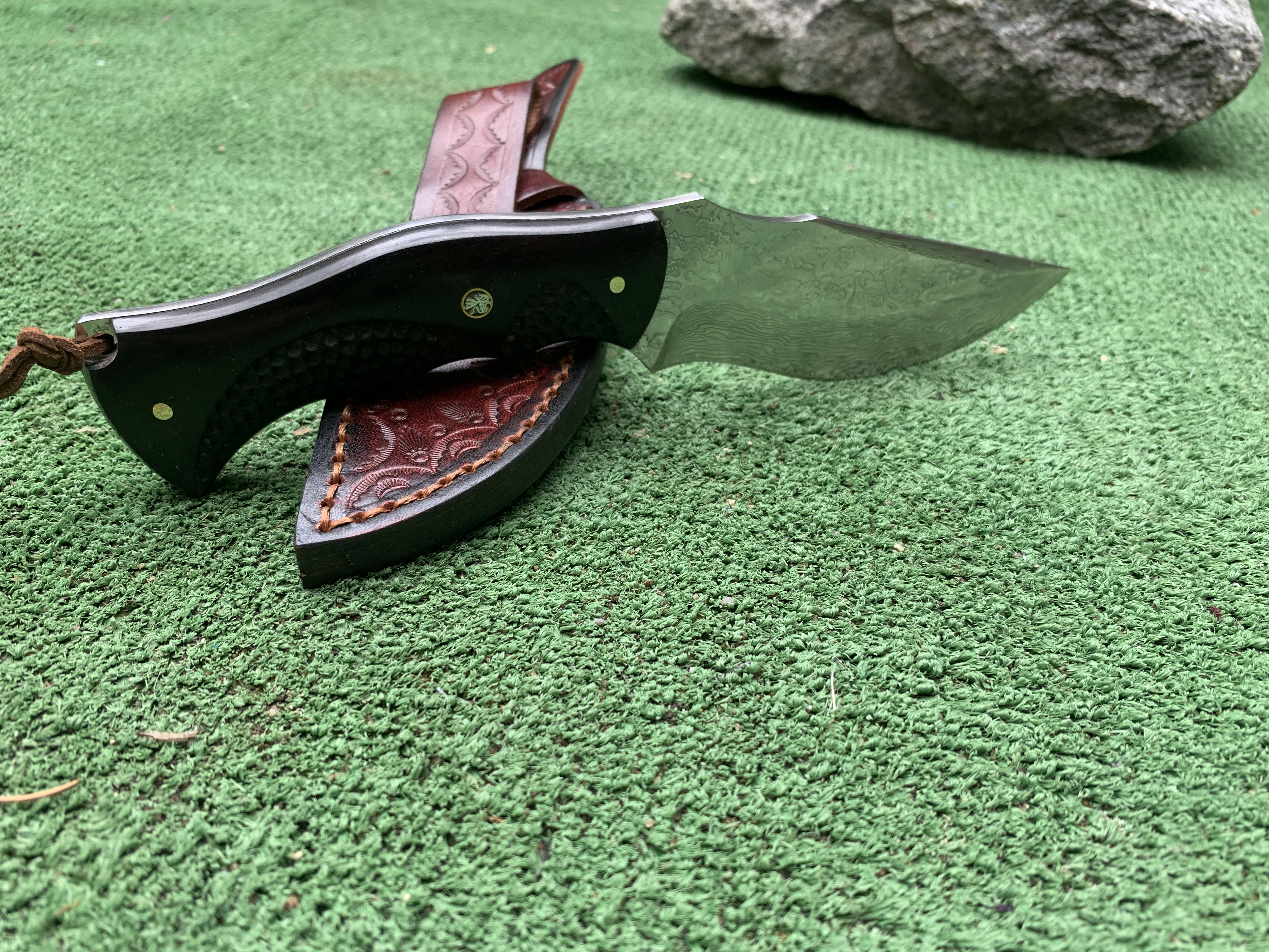 Премиум ловен нож "Дамаск-Абанос"