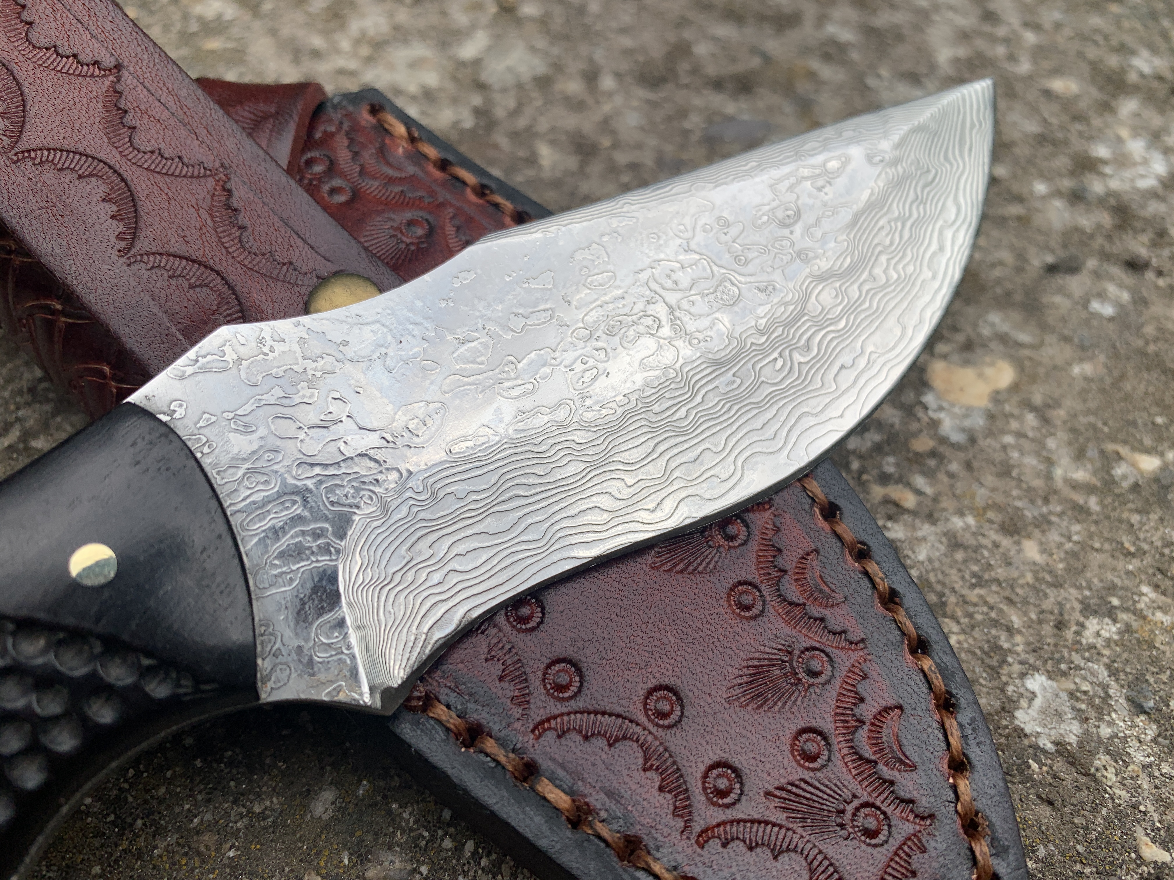 Премиум ловен нож "Дамаск-Абанос"