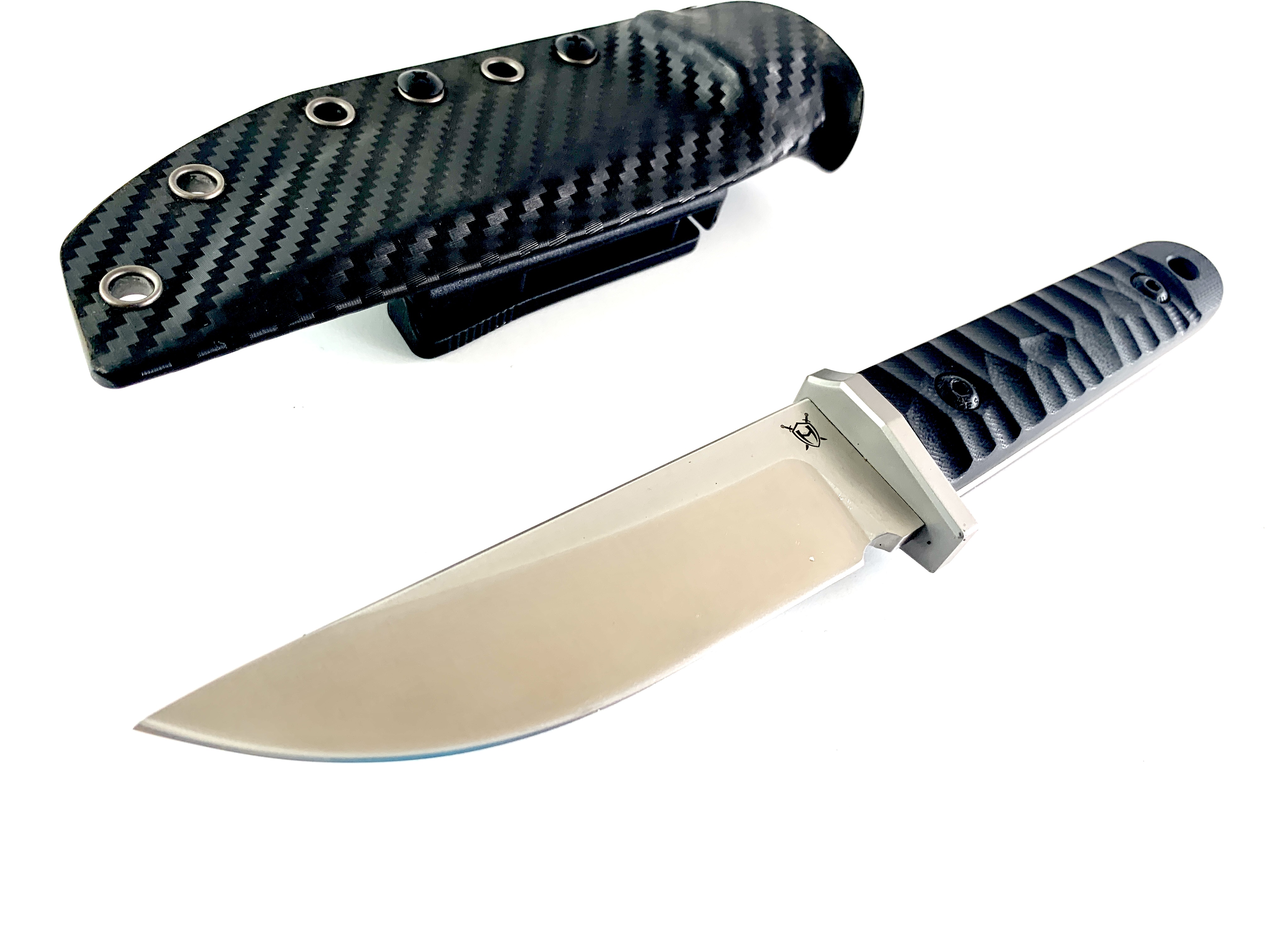 Ловен нож с черен тактически калъф, 60 HRC