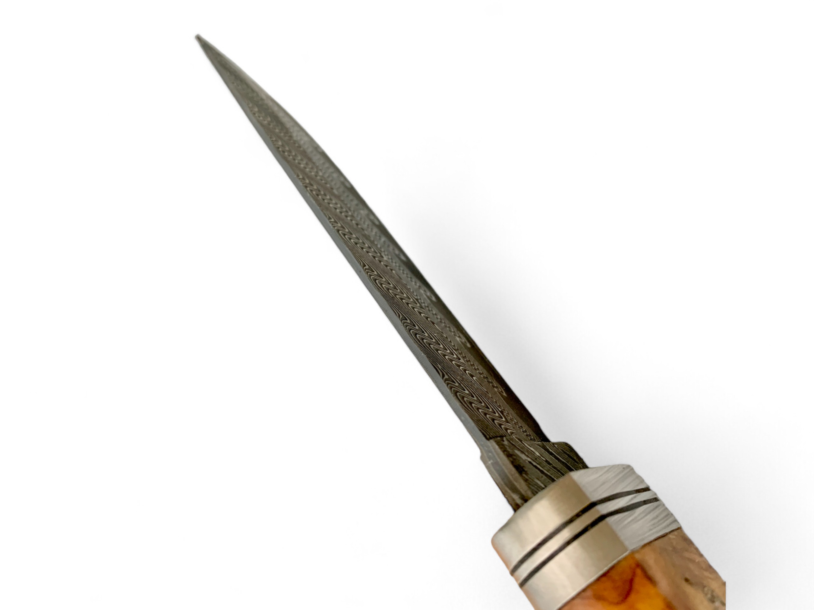 Ловен нож с дамасково острие и дървена дръжка - ръчно изработена