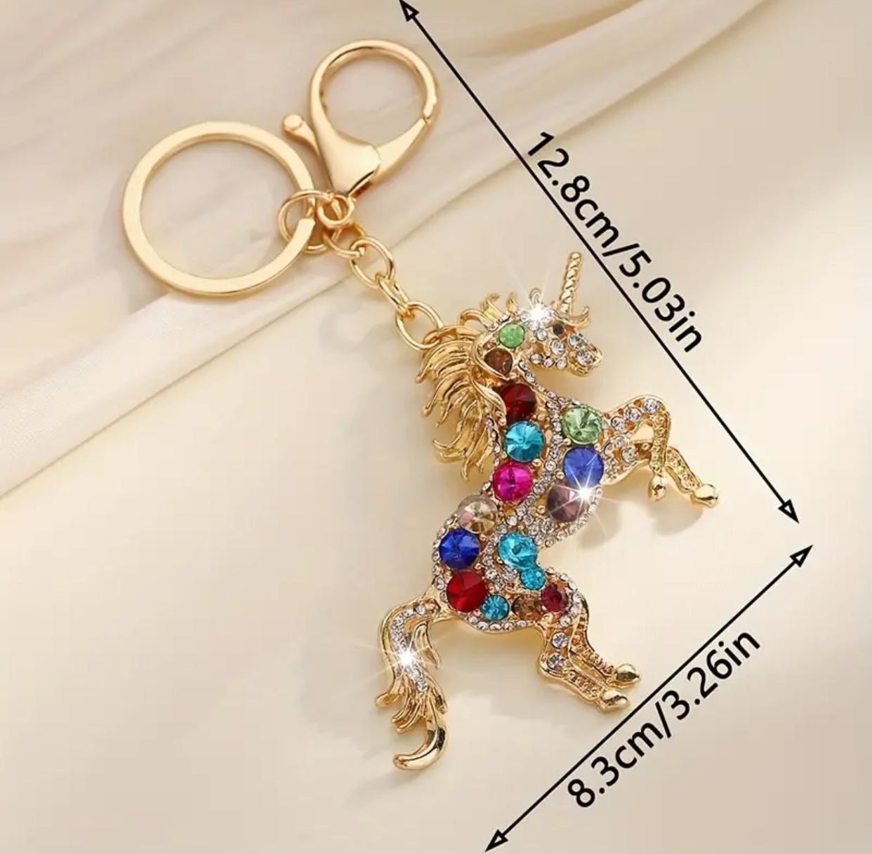 Ключодържател Златен Еднорог С Цветни Кристали Магията На Еднорога