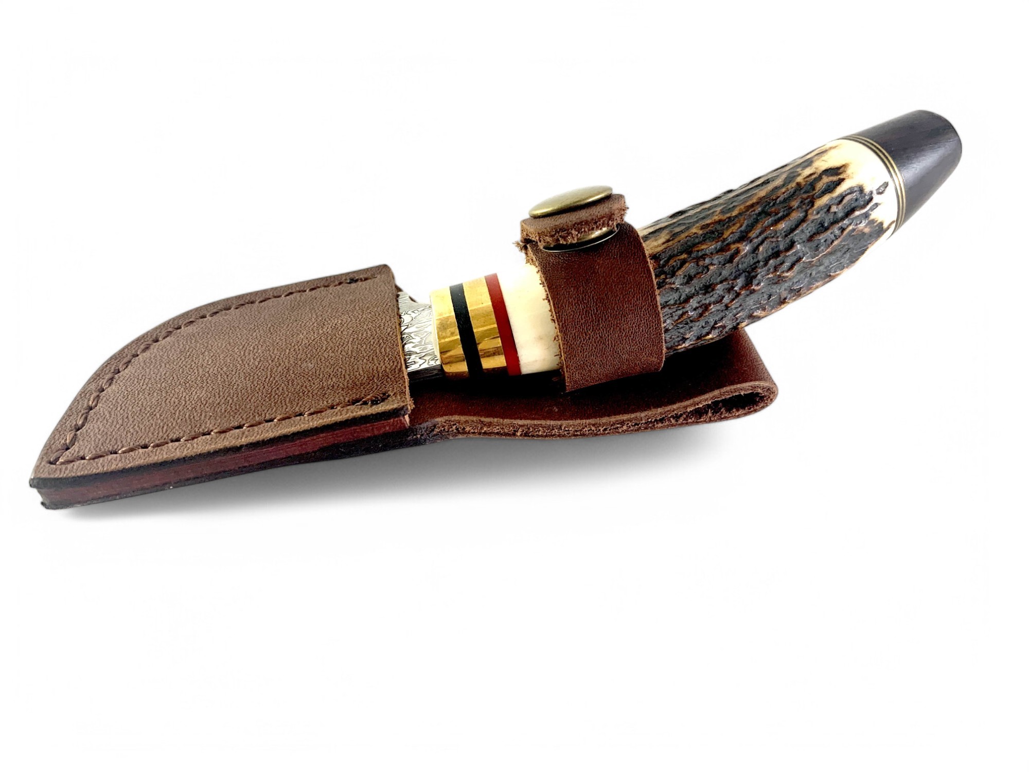 Дръжка от еленов рог с естествен текстуриран дизайн