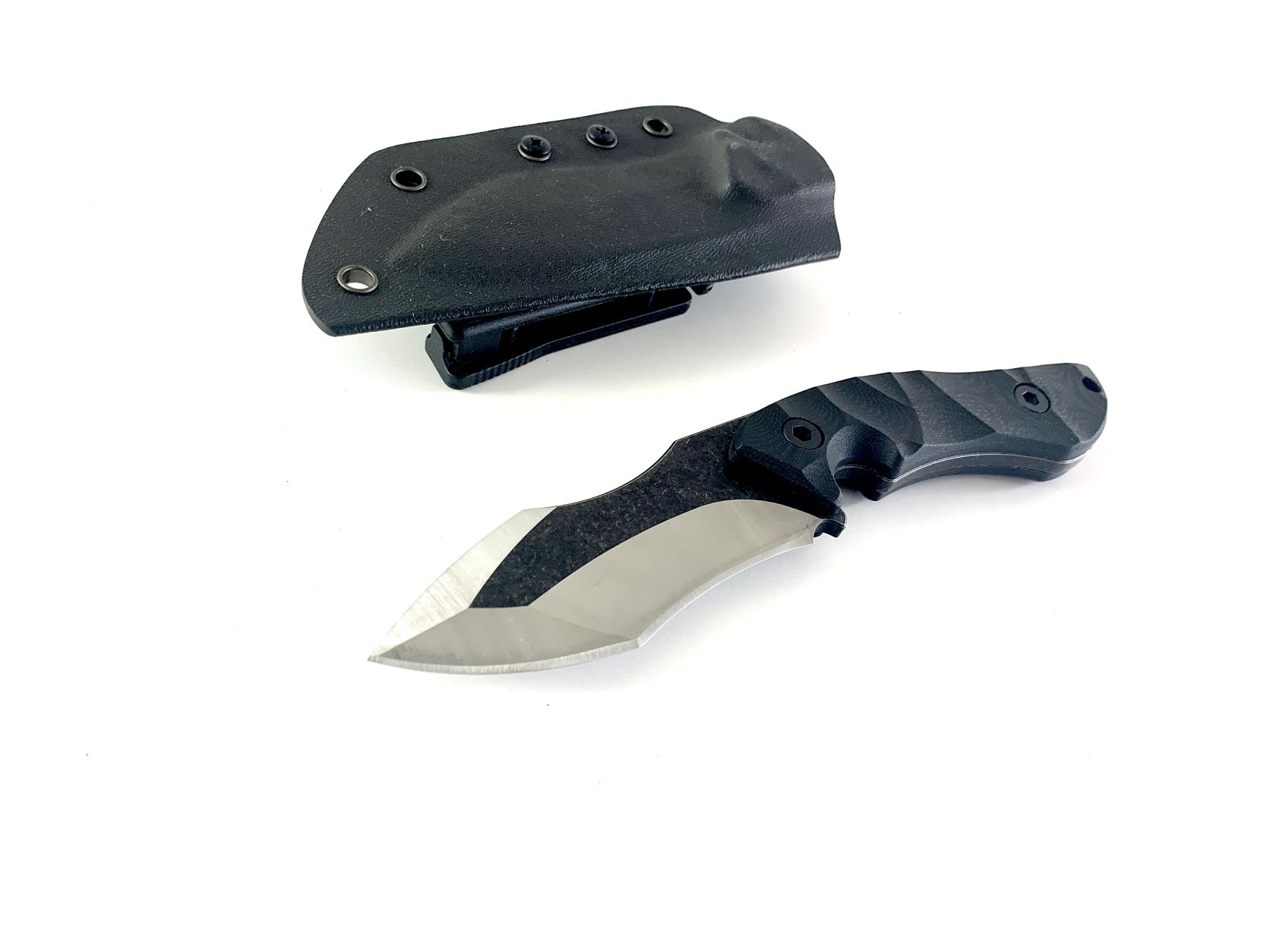 Компактен нож с черна кания от Kydex