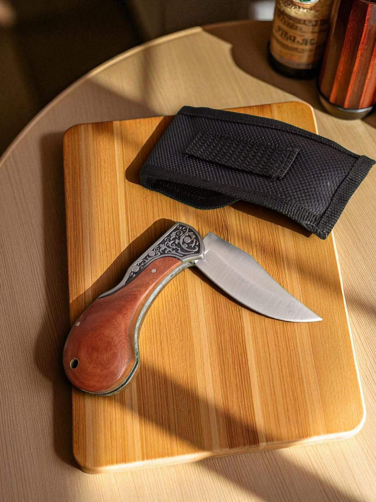 Сгъваем нож Woodland Classic с отворено острие и дървена дръжка